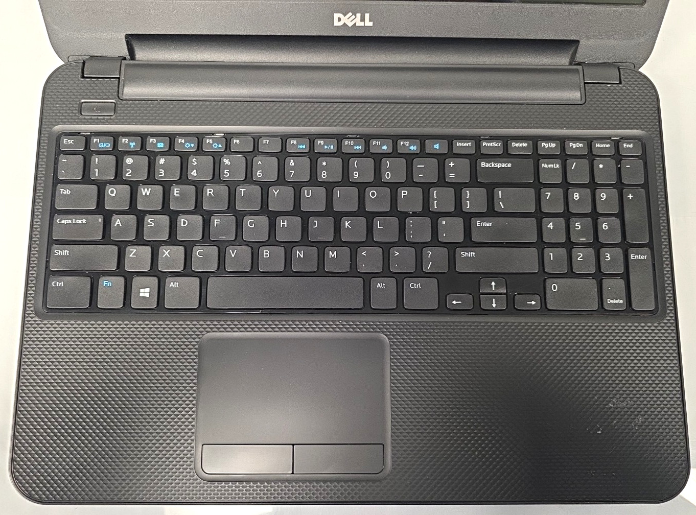 Dell Inspiron 3521| Intel Pentium 2117U| 4GB RAM| 250GB HDD| Ubuntu| No Battery