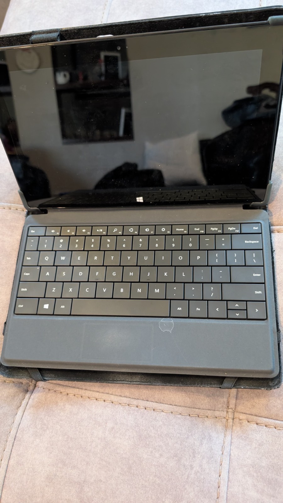MICROSOFT SURFACE PRO 1514, i5-3317U 1.70 GHz, 4 GB, 128GB W/ Charger & Case