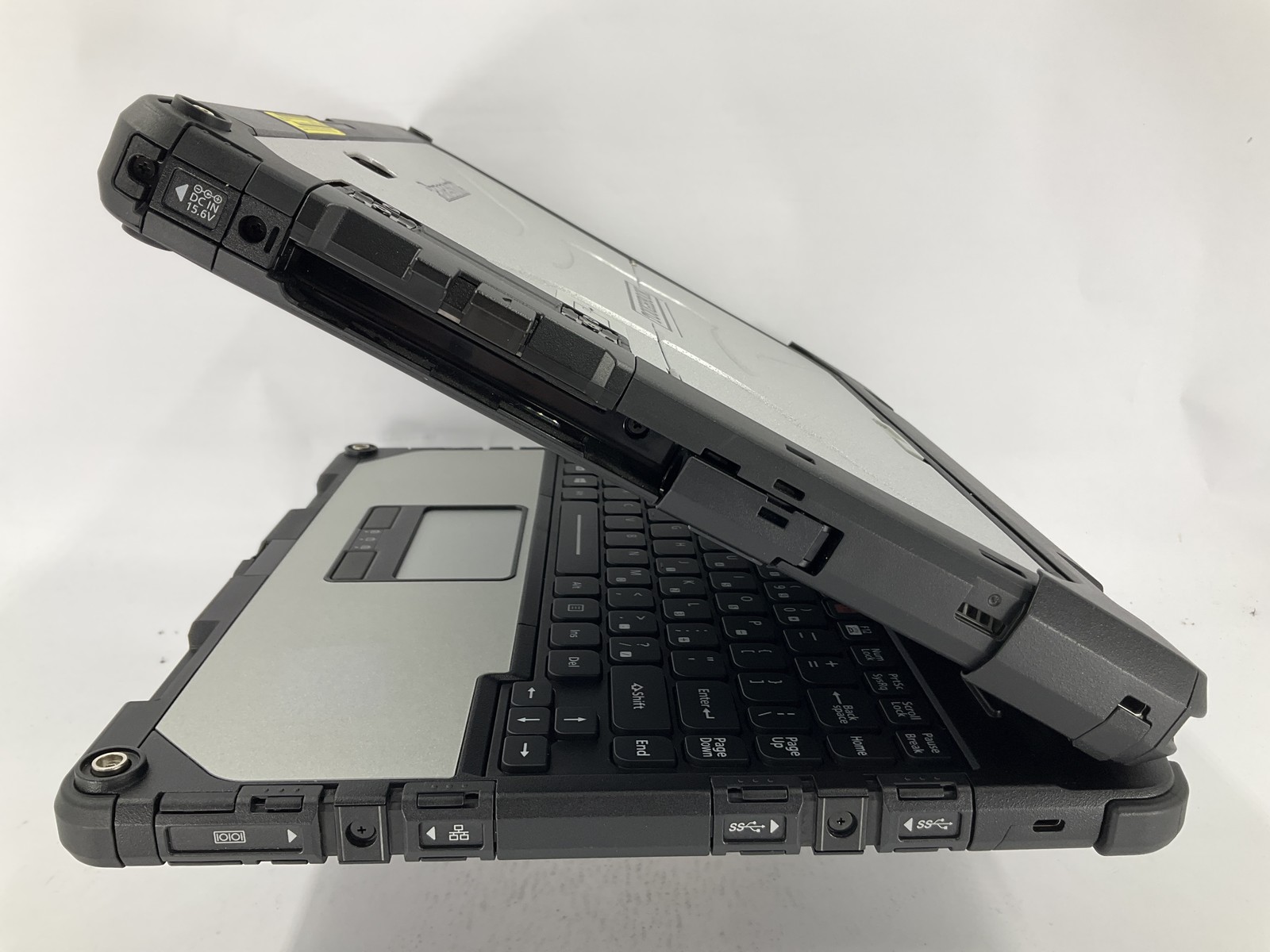 Panasonic ToughBook CF-33 12″ Touch Core i5-7300U 256GB 8GB NO OS