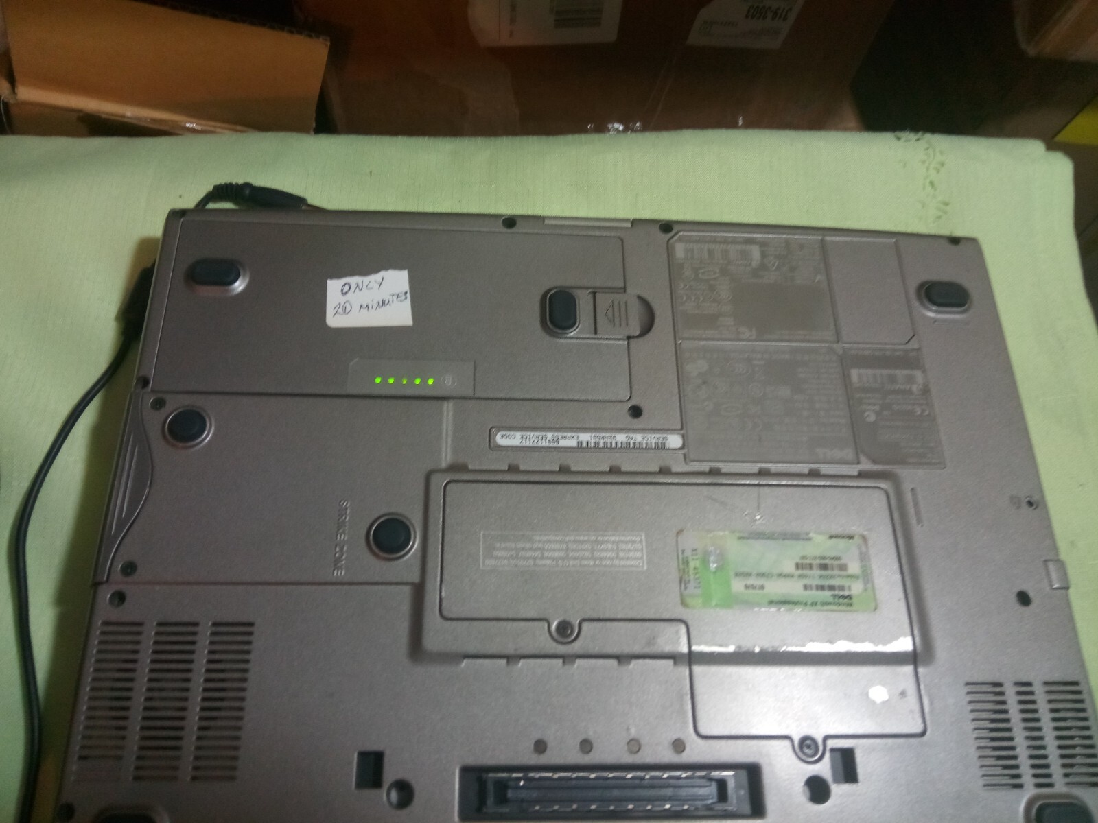 DELL LATITUDE D810 1.86GHZ 2GBRAM 60GBHDD OFFICE2007 1920X1200 ATI RADEON X600