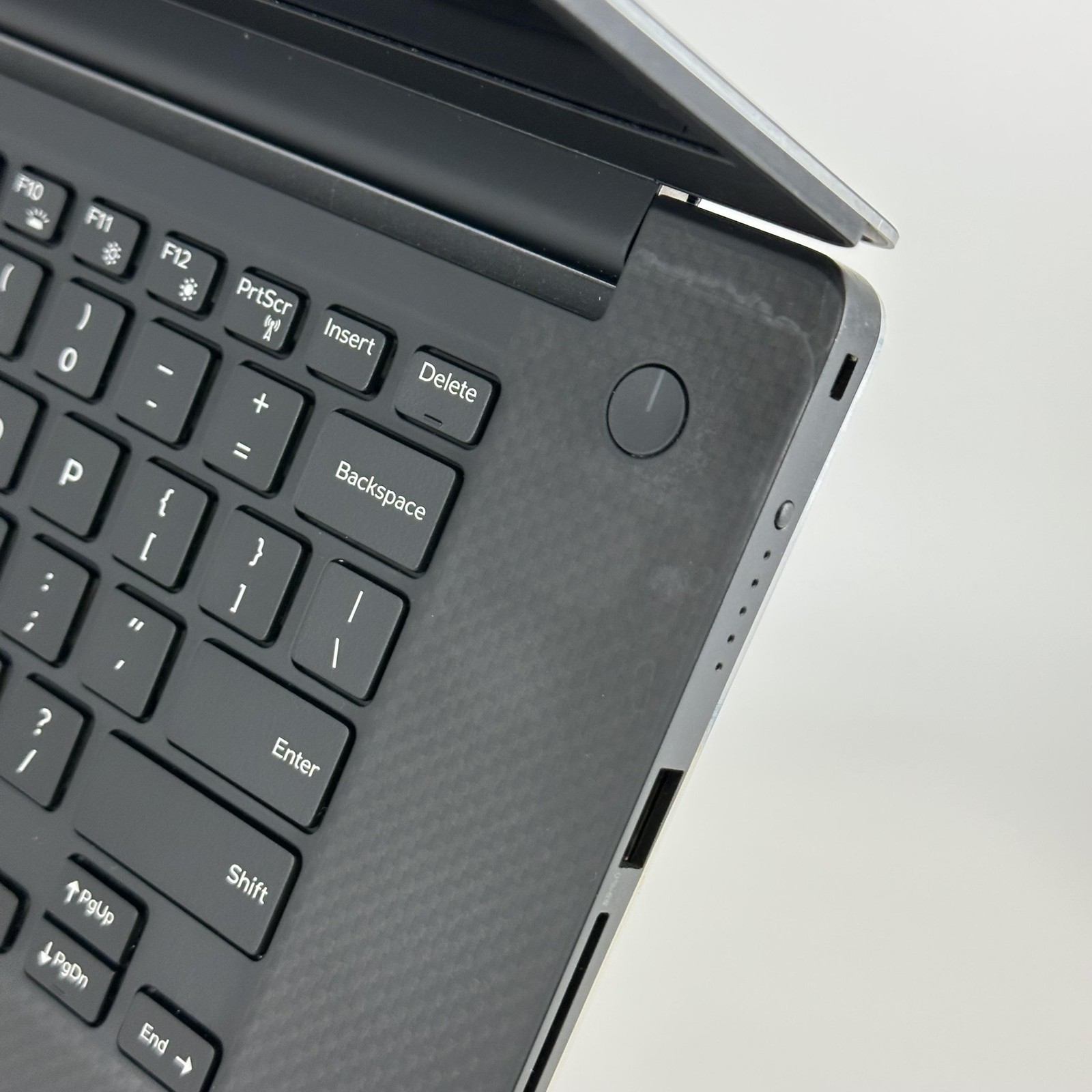 Dell Precision 5540 15.6 FHD Xeon E-2276M 2.80GHz 64GB 2TB SSD Quadro T2000 Good