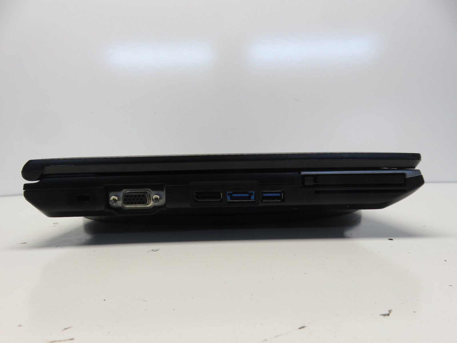 Fujitsu LifeBook E752 Intel i5-3340M 2.7GHz 2 GB NO HDD No Batt