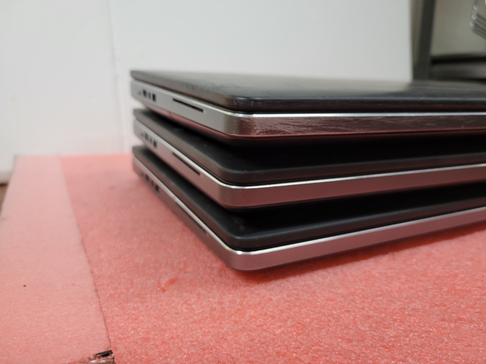 3x Dell Precision 7510/7520 15.6″ E3/i7 (BIOS) *No OS/HDD/RAM/AS IS* | C1061DS