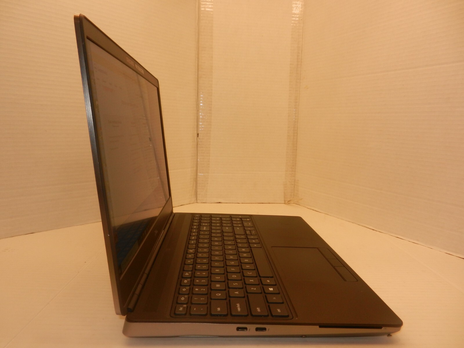 HP ELITEBOOK FOLIO G1 12.5″ CORE M5-6Y54 1.10GHZ 8GB RAM 256GB SSD WINDOWS 10