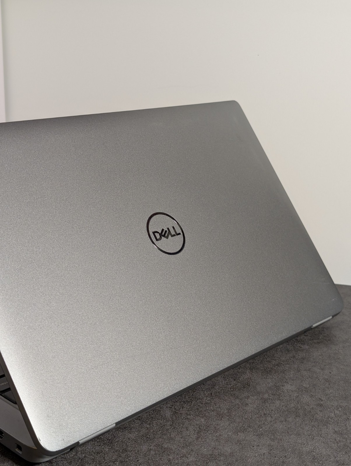 Dell Latitude 5440 14″ i5-1345U 16GB 256GB SSD Win11 Iris Xe Silver
