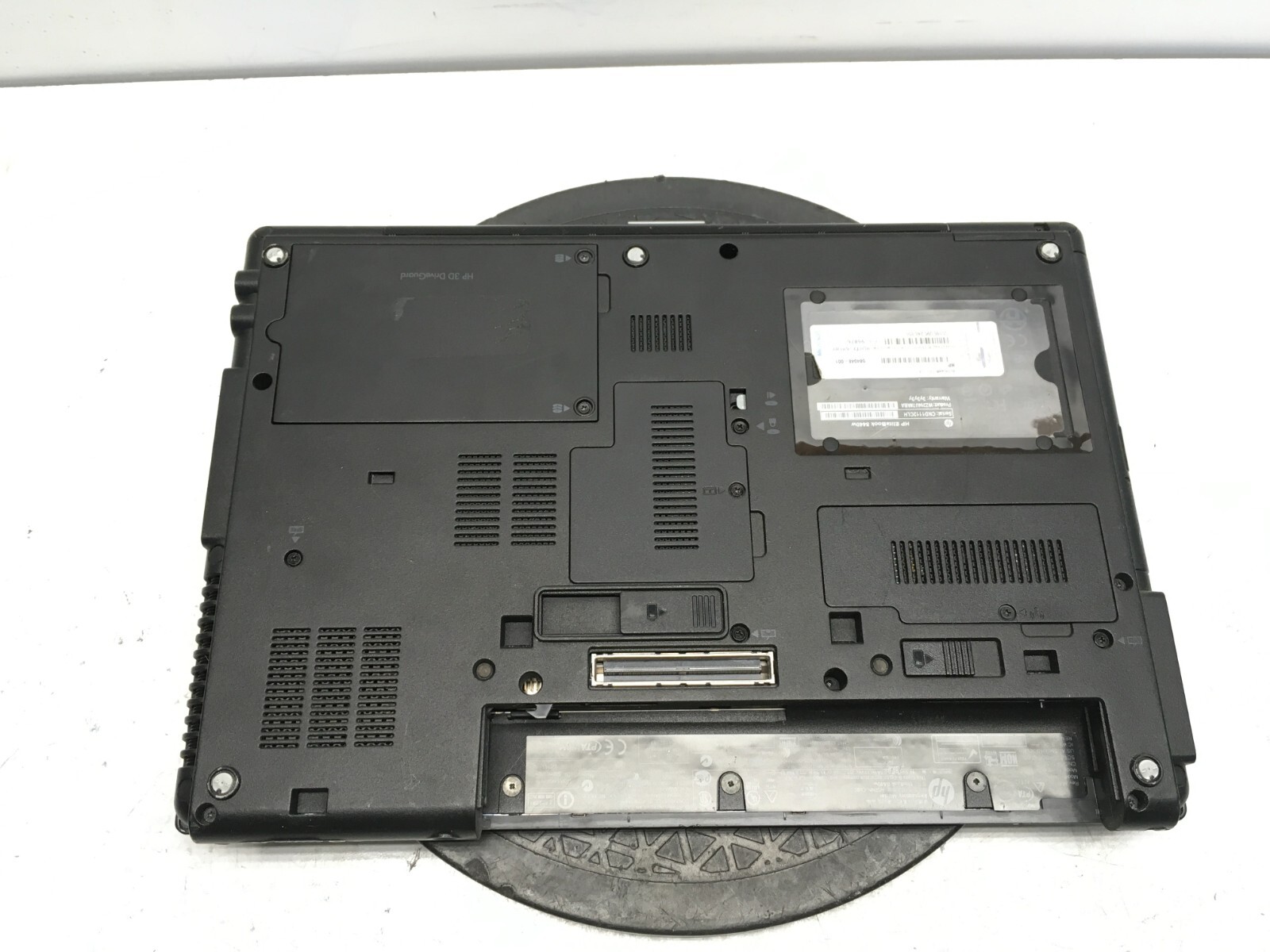 HP EliteBook 8440W Intel i5-M560 2.67GHz 8 GB NO HDD No Batt