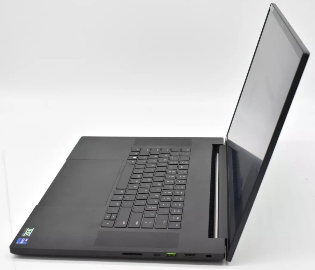 Razer Blade 18 RZ09-0484TEH3 18″ Core i9-13950HX 64GB 8TB (4×2)SSD W1TH RTX 4080