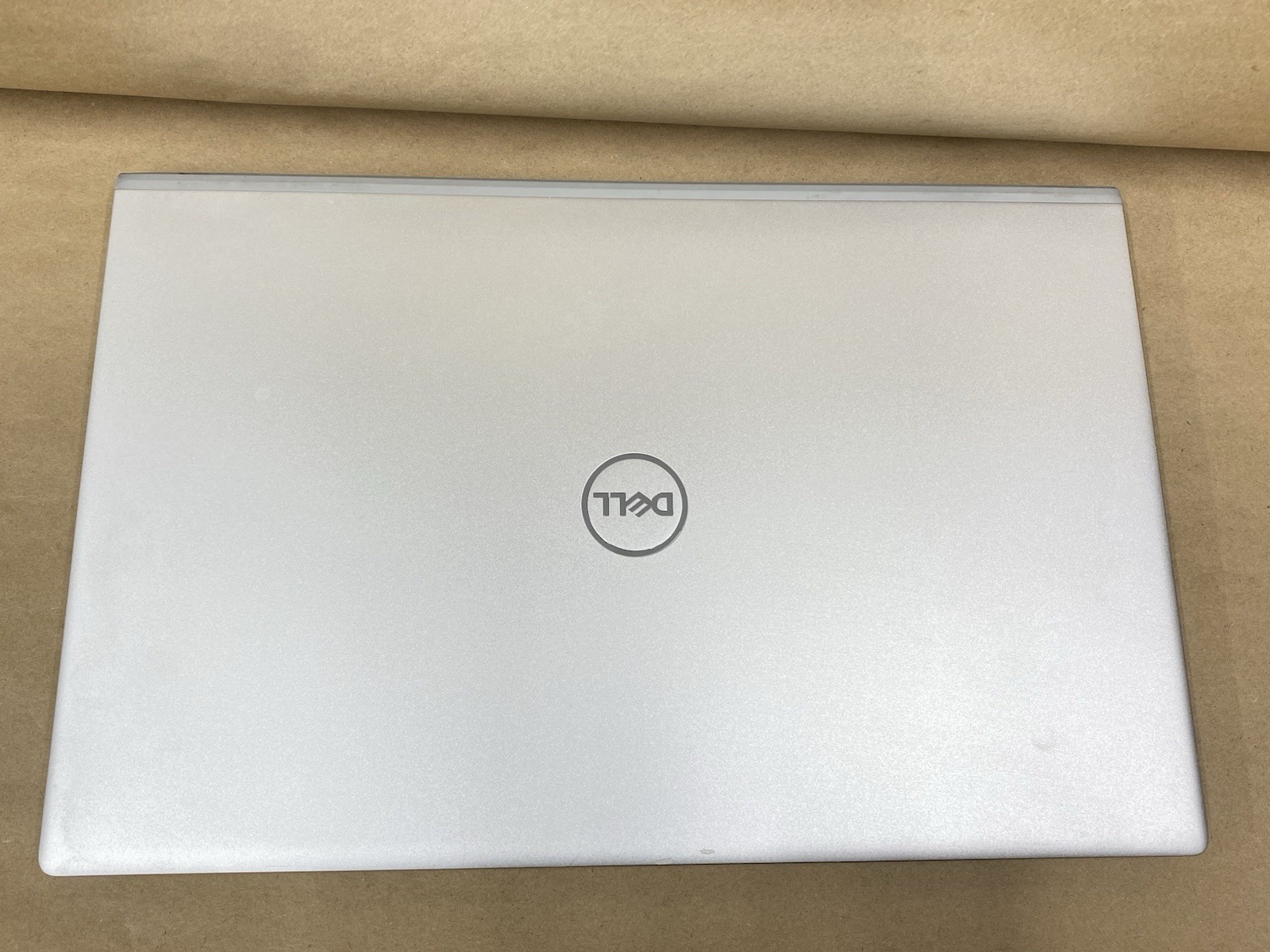 Dell Inspiron 5502 – 15.5″ FHD – i7-1165G7 – 8GB – 256GB SSD – Win 11 Pro – READ