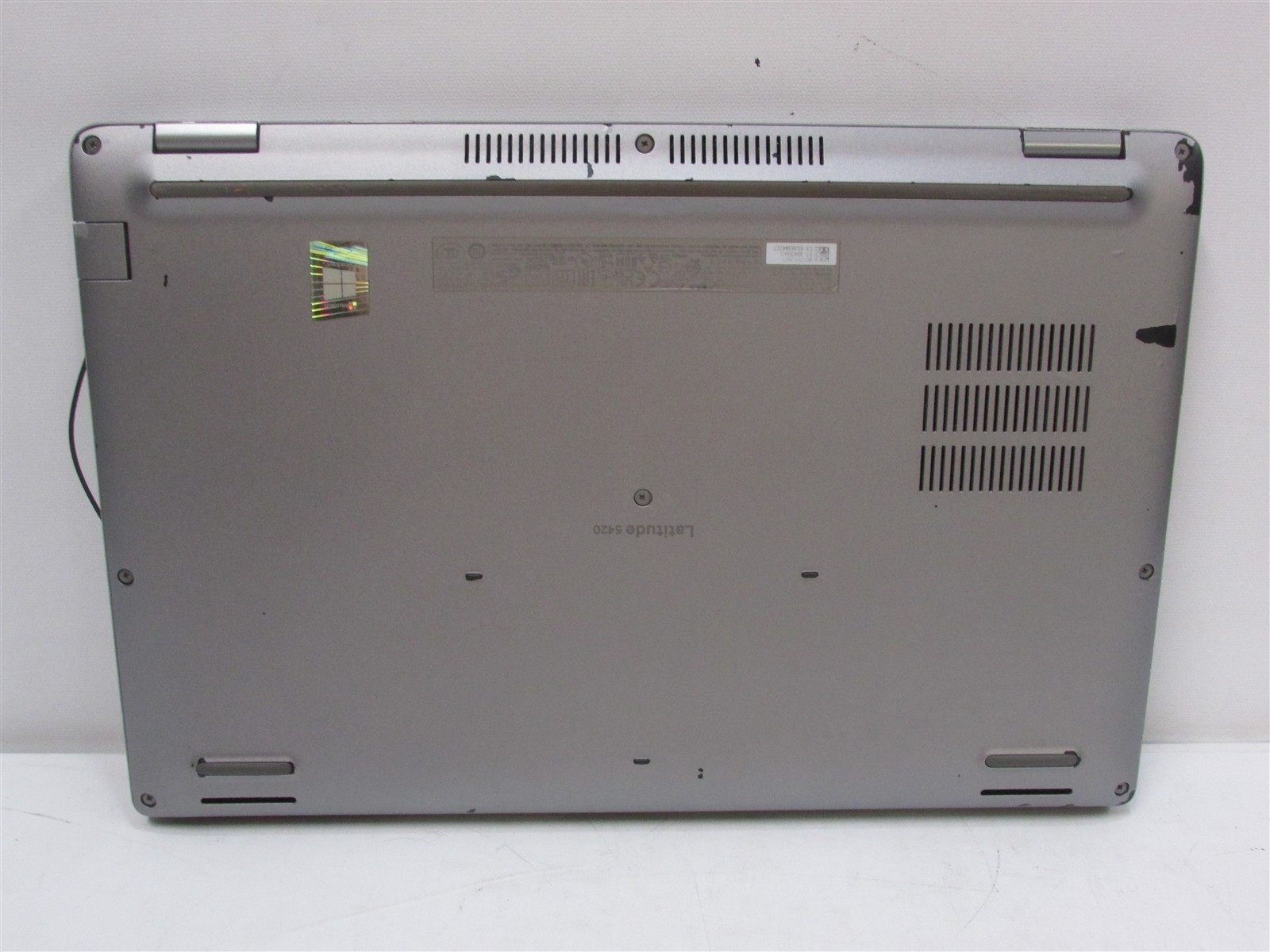 Dell Latitude 5420 i5-1135G7 2.4GHz 16GB RAM 250GB NVME 14″ Win 11 Pro COSM DMG