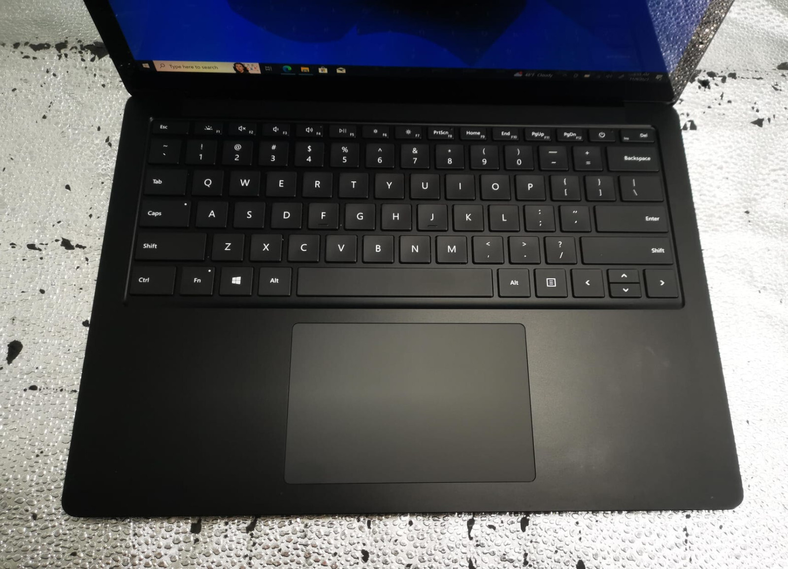 Microsoft Surface Laptop 3 13.5″ 256GB 8G Intel Core i5-1035G7 – 1.20 GHz *READ*