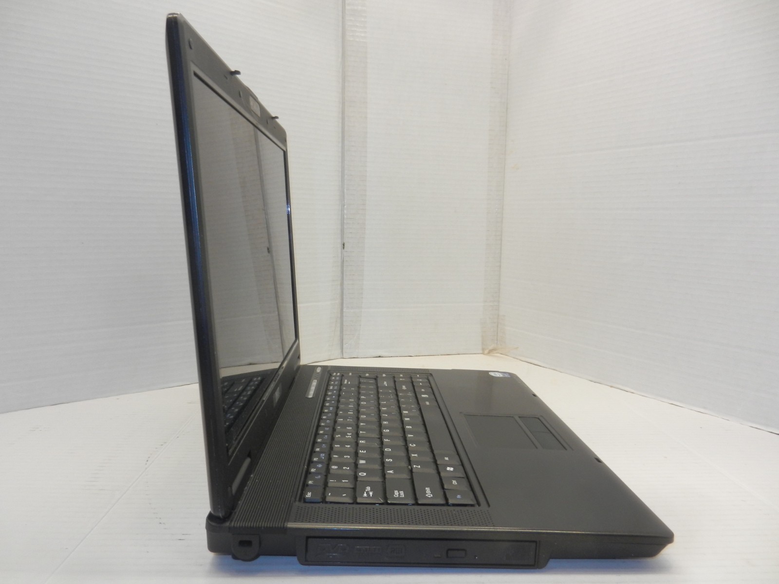 ASUS Z96F 15.4″ CORE 2 DUO T7200@2.0 4GB RAM 250GB HDD WINDOWS 7