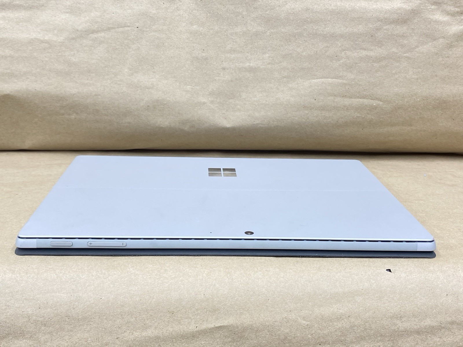 Microsoft Surface Pro 7 – 12″ 2736*1824 – i5-1035G4 – 8GB – 128GB – Win 10 READ