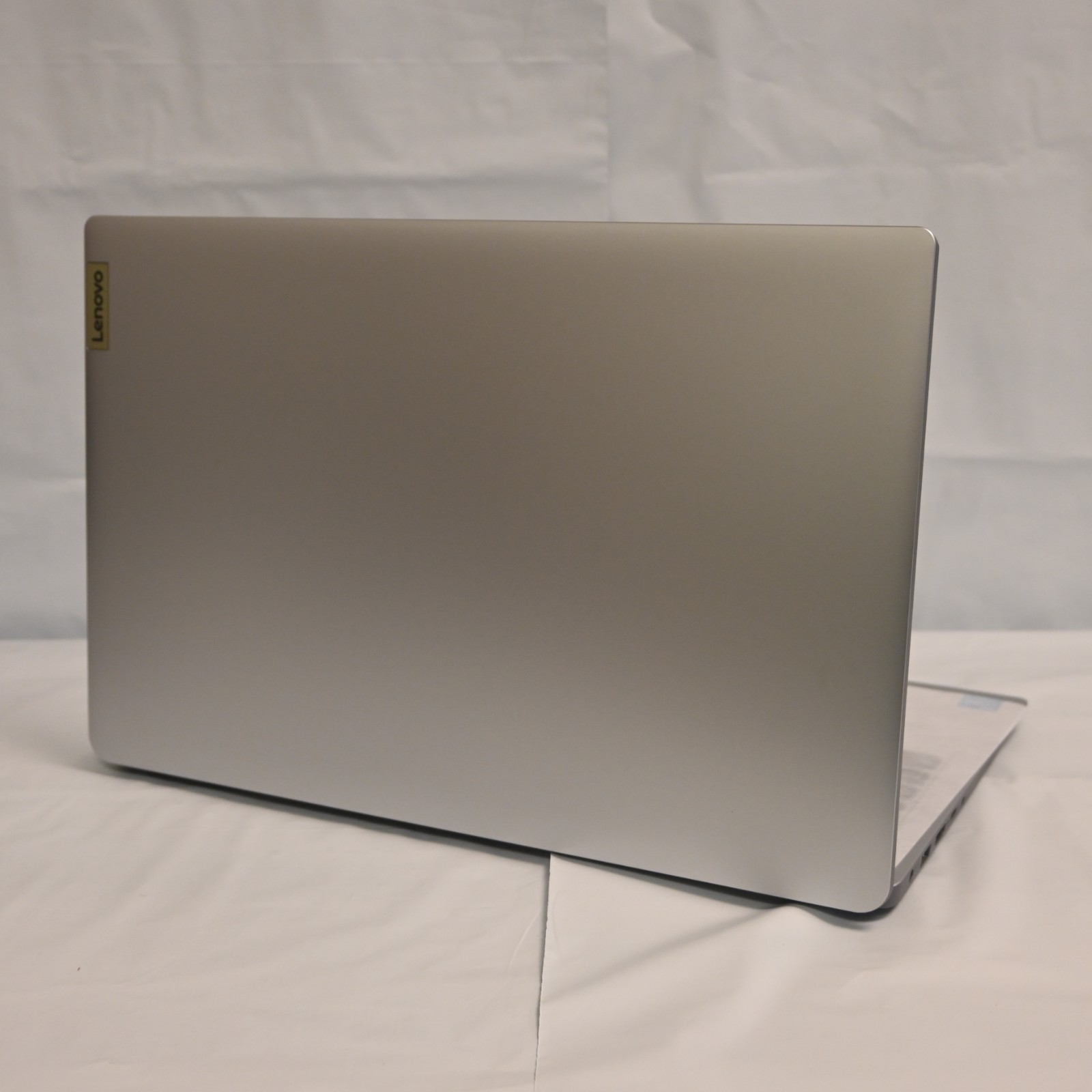 Lenovo IdeaPad 1 15IAU7 15.6″ (256GB SSD, Intel Core i5-1235U, 1.30GHz, 8GB RAM)