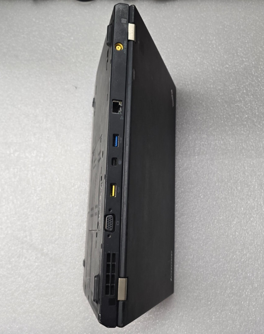 Lenovo ThinkPad T430s 14″ HD+ I5-3320M 120GB SSD 8GB W10P Webcam DVD