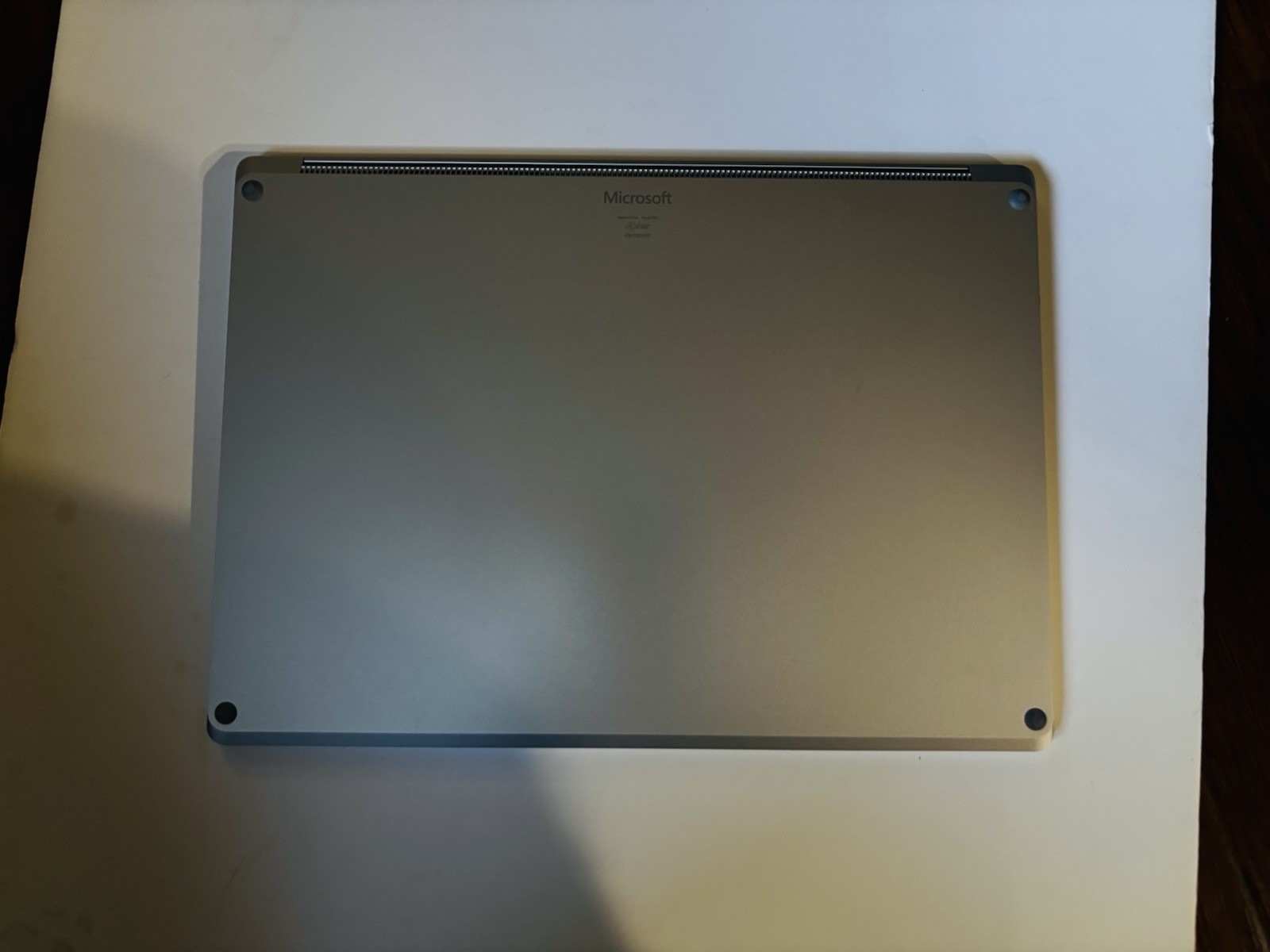 Microsoft Surface Laptop 4 15″ AMD Ryzen 7 8GB RAM 256GB SSD Platinum Win 10 Pro