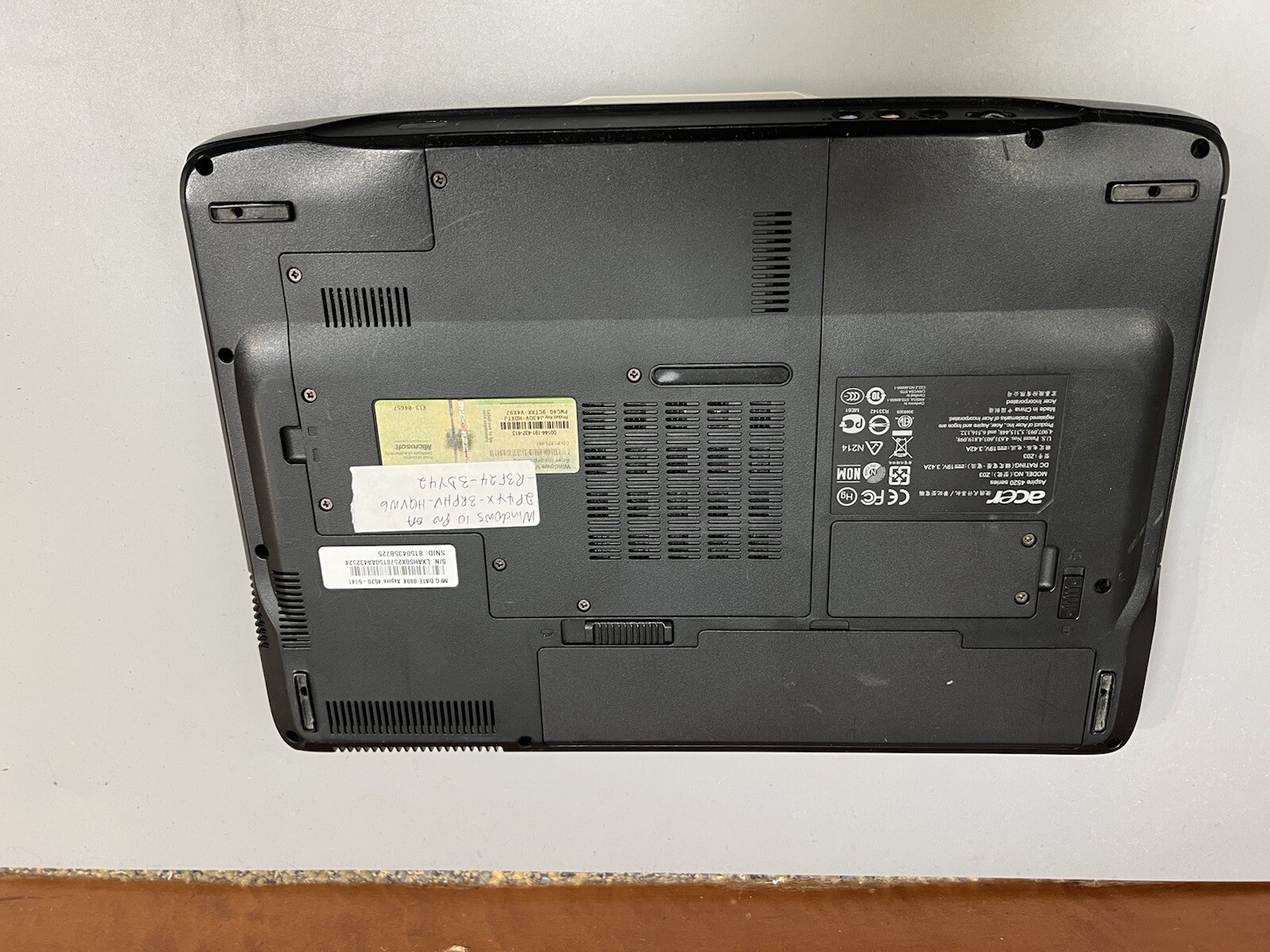 ACER Aspire 4520 AMD Athlon Dual-Core 2GB RAM 120GB HDD WIFI WRBCAM