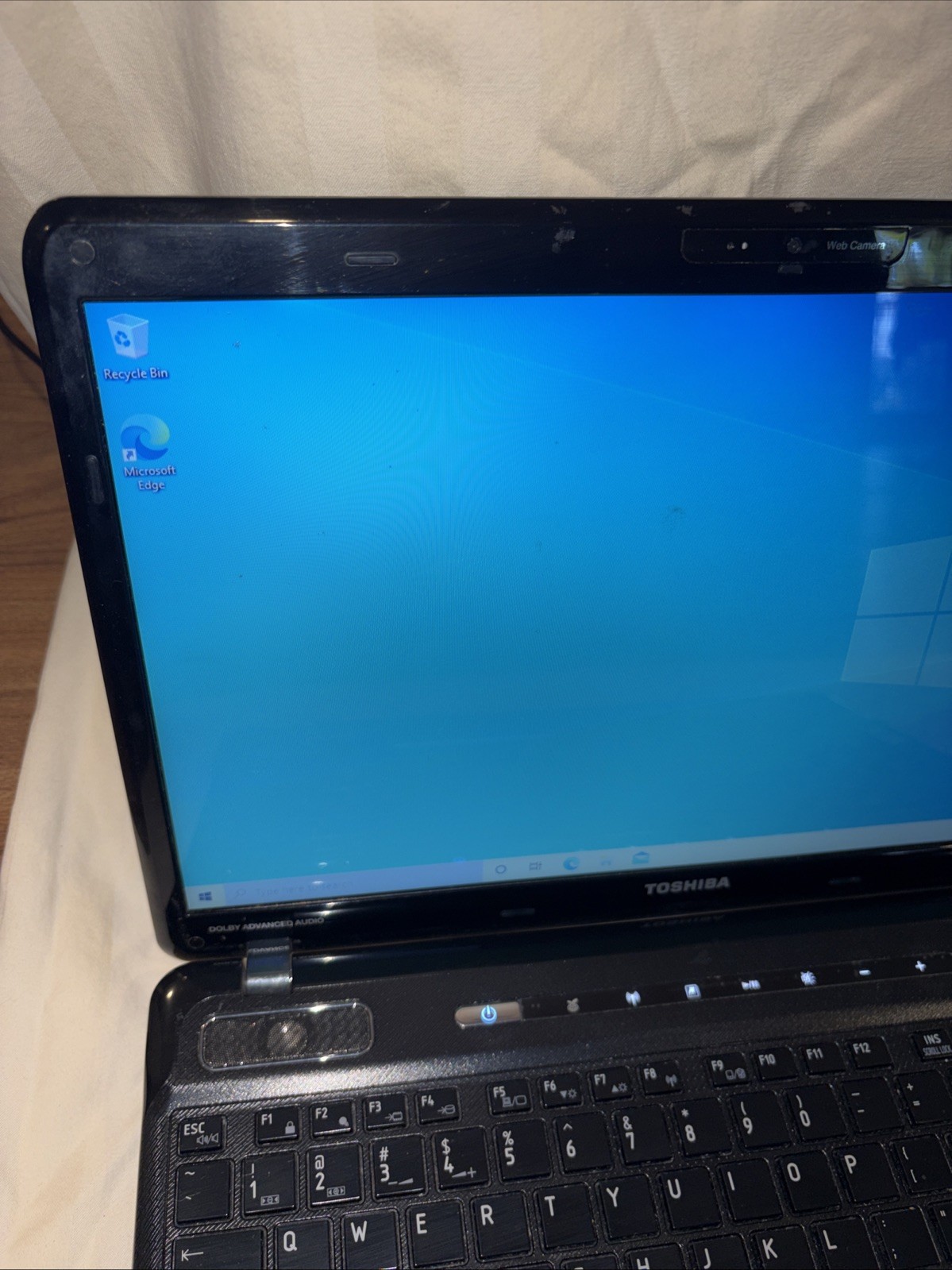 Toshiba Satellite A665-S6080 _ i3-M370 @ 2.4 _ 4GB RAM _ 500 GB_ windows 10 home