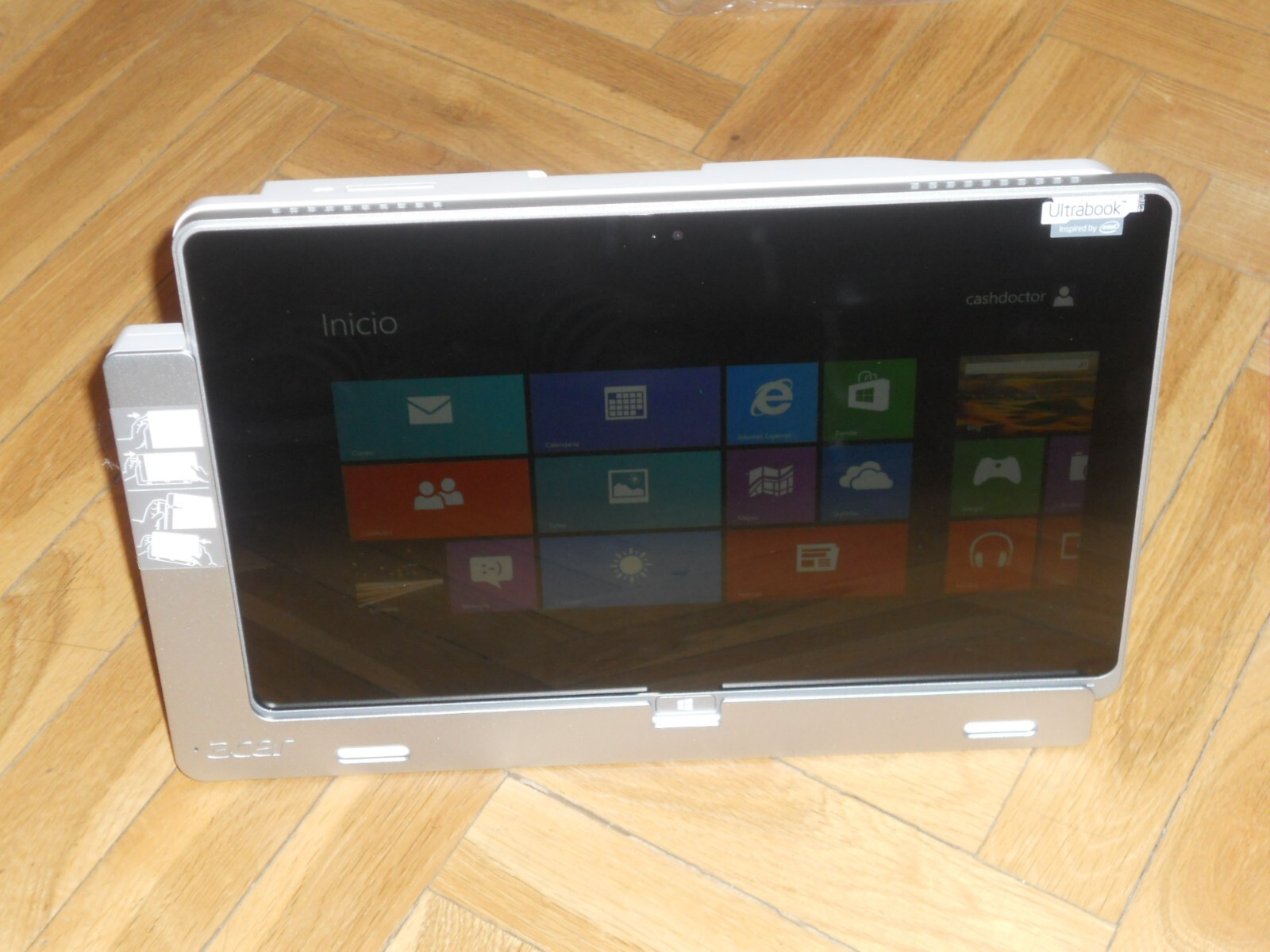ULTRABOOK ACER TMX313-M-5333Y4G12AS TABLET PC CORE i5+ 4GB RAM+ 120GB. NEW.