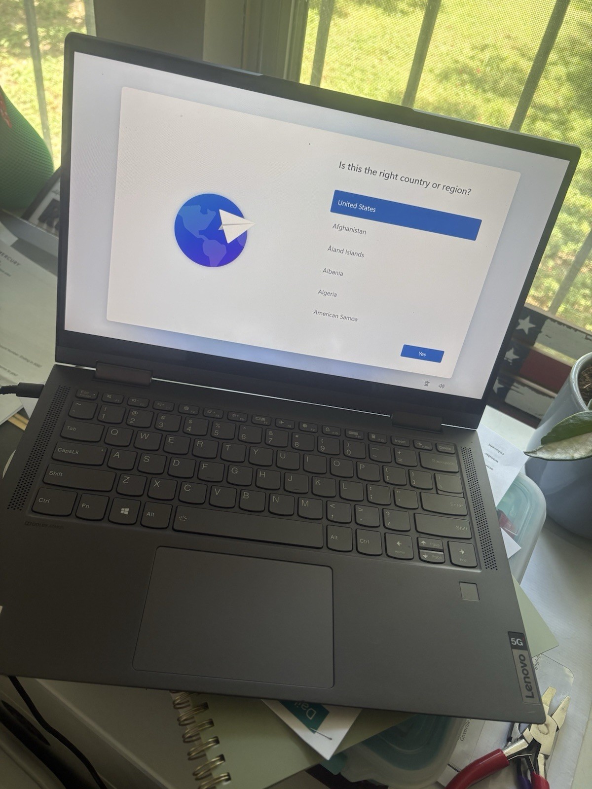 Lenovo Flex 5G 14″(256 GB UFS 8gb RAM) Laptop – Gray 14Q8CX05 Touchscreen 2 In 1