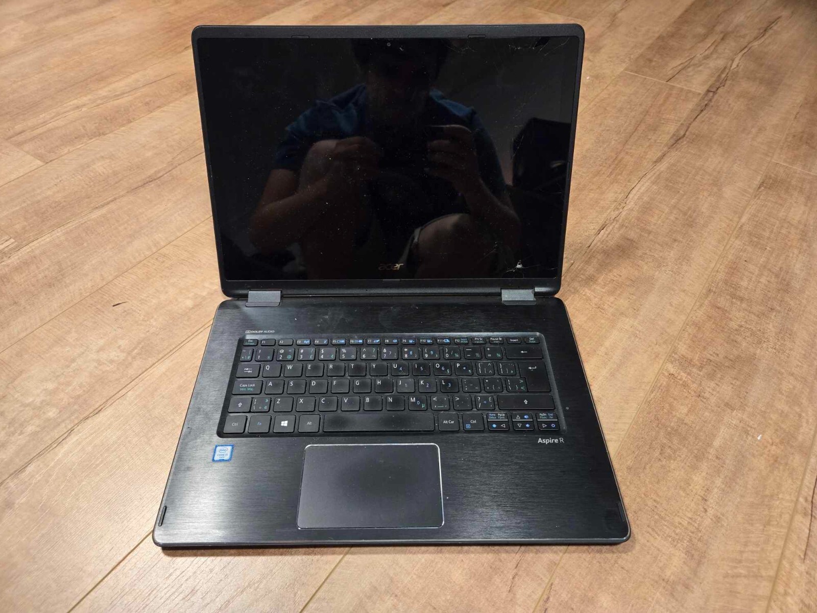 Acer Aspire R 14 – Broken screen for parts only