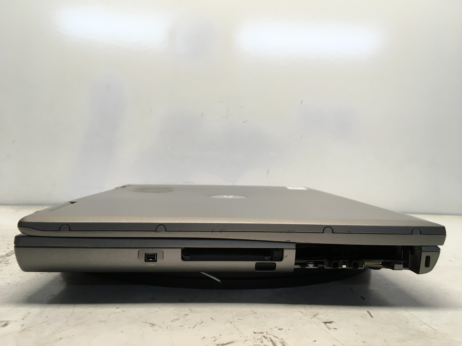 Dell Latitude D505 Intel Pentium M 1.5GHz 256 MB NO HDD BIOS Locked