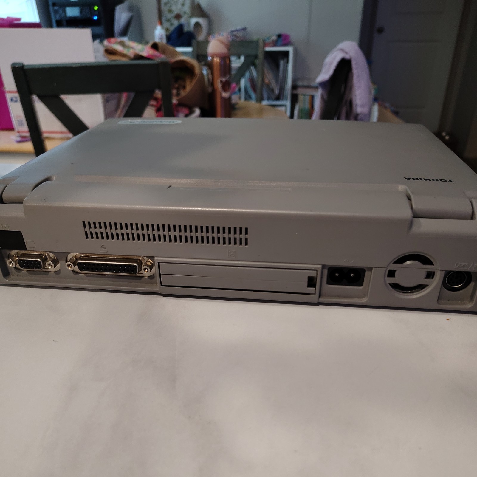 VINTAGE Toshiba Satellite Pro 430CDT Intel Pentium 120MHz/ no video as is