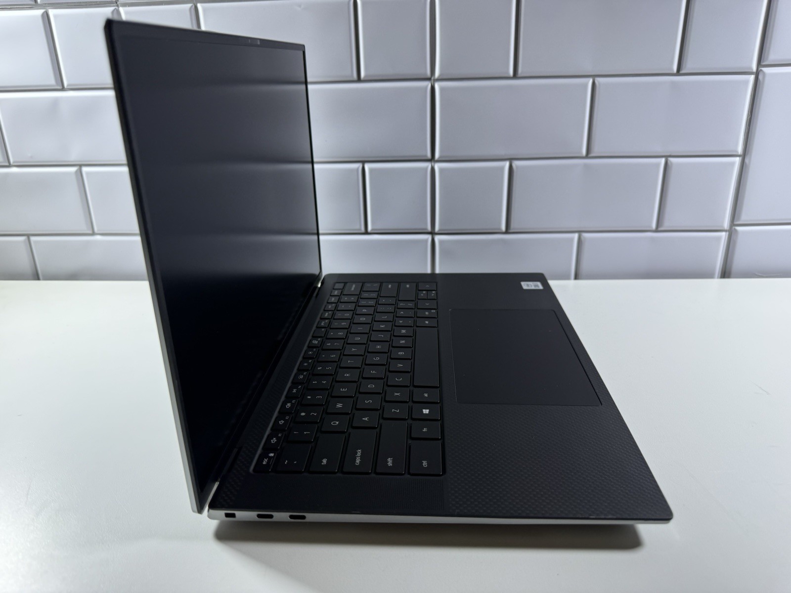 DELL PRECISION 5550 I7-10850H 512GB 16GB NVIDIA T1000 WIN 11 PRO NO BATTERY