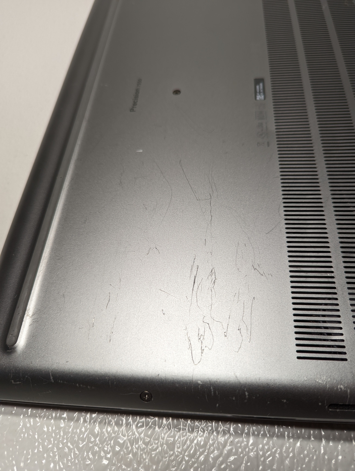 DELL PRECISION 7550 I7-10850H 2.7GHz 16GB RAM 256GB SSD GRADE D