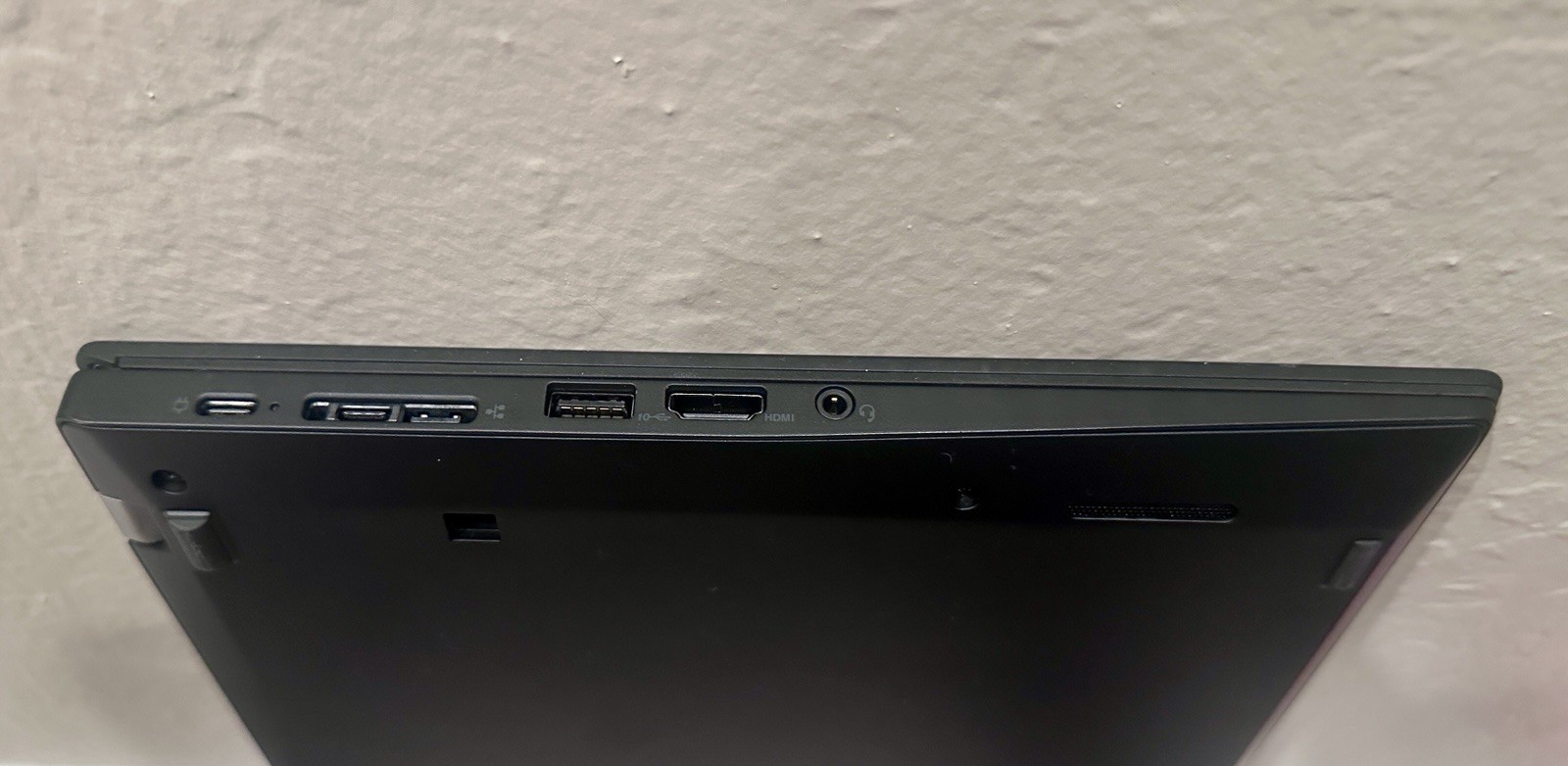 Lenovo ThinkPad T495s 14″ Ryzen 7 Pro 3700U 16GB RAM 512GB SSD Win 11 Pro