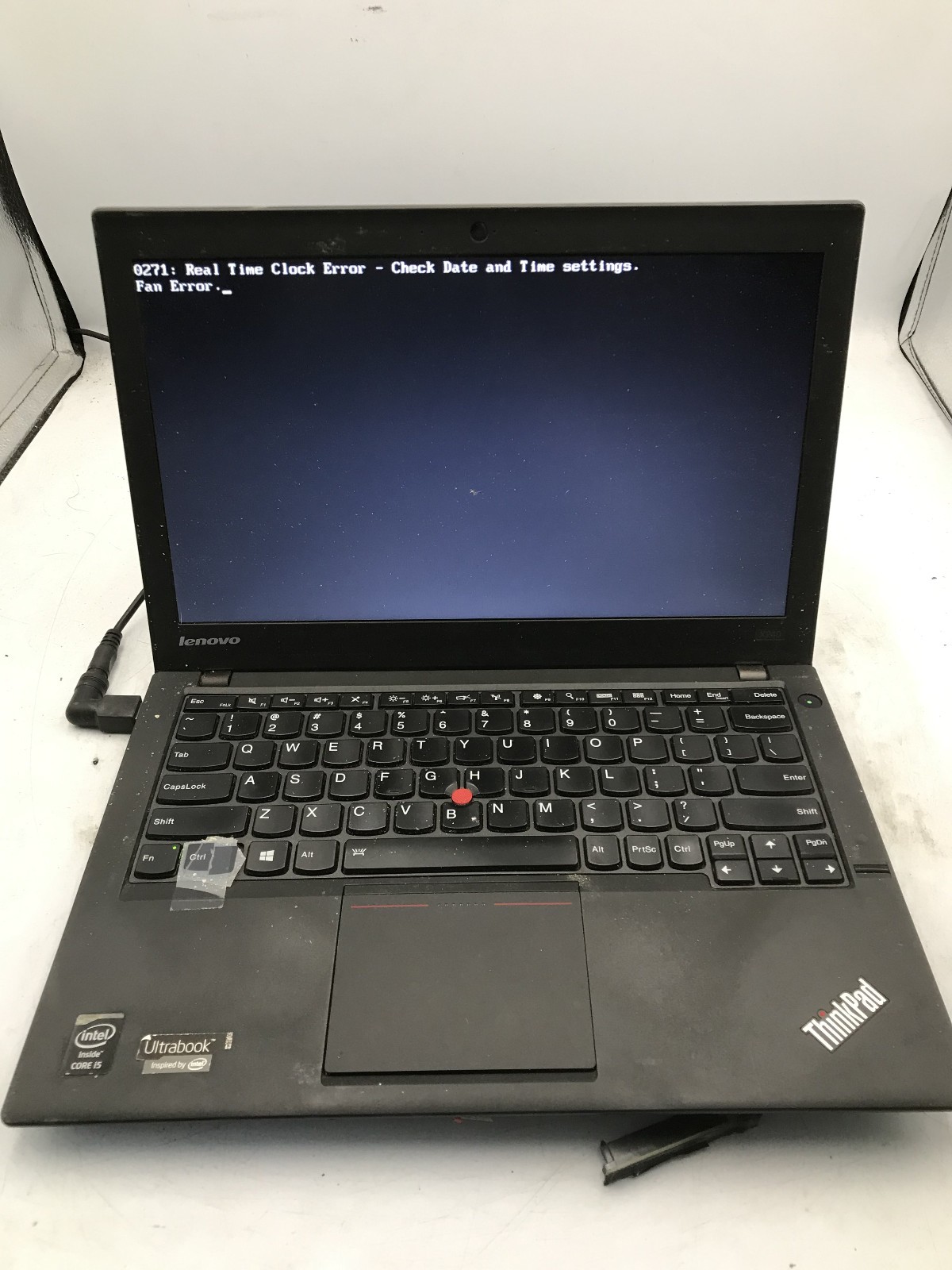 LENOVO THINKPAD X240 – FOR PARTS/FAN ERROR – INTEL I5 4300U – NO RAM – READ – BB
