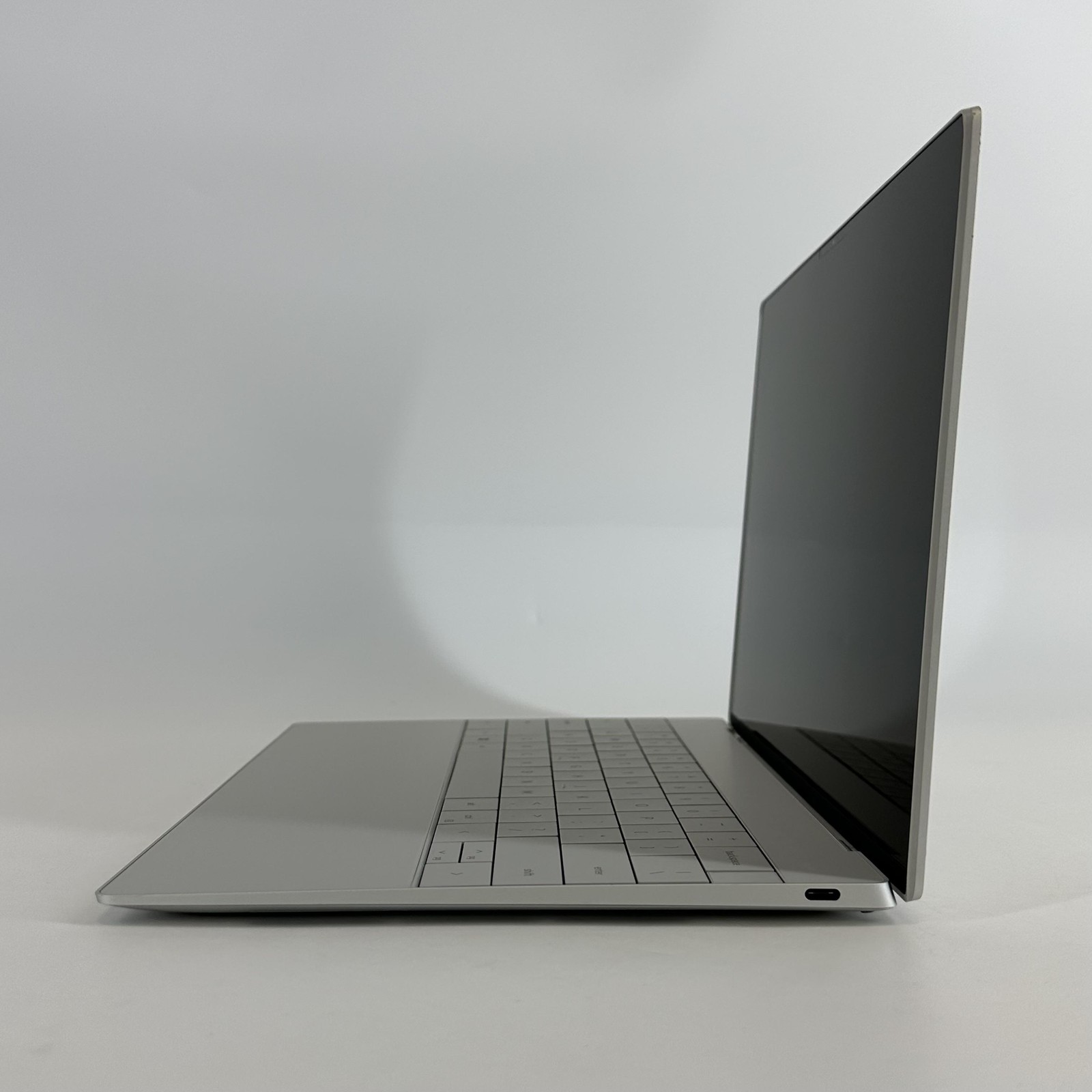 Dell XPS 13 Plus 9320 Silver UHD+ TOUCH 2.1 GHz i7-1260P 16GB 512GB SSD Good
