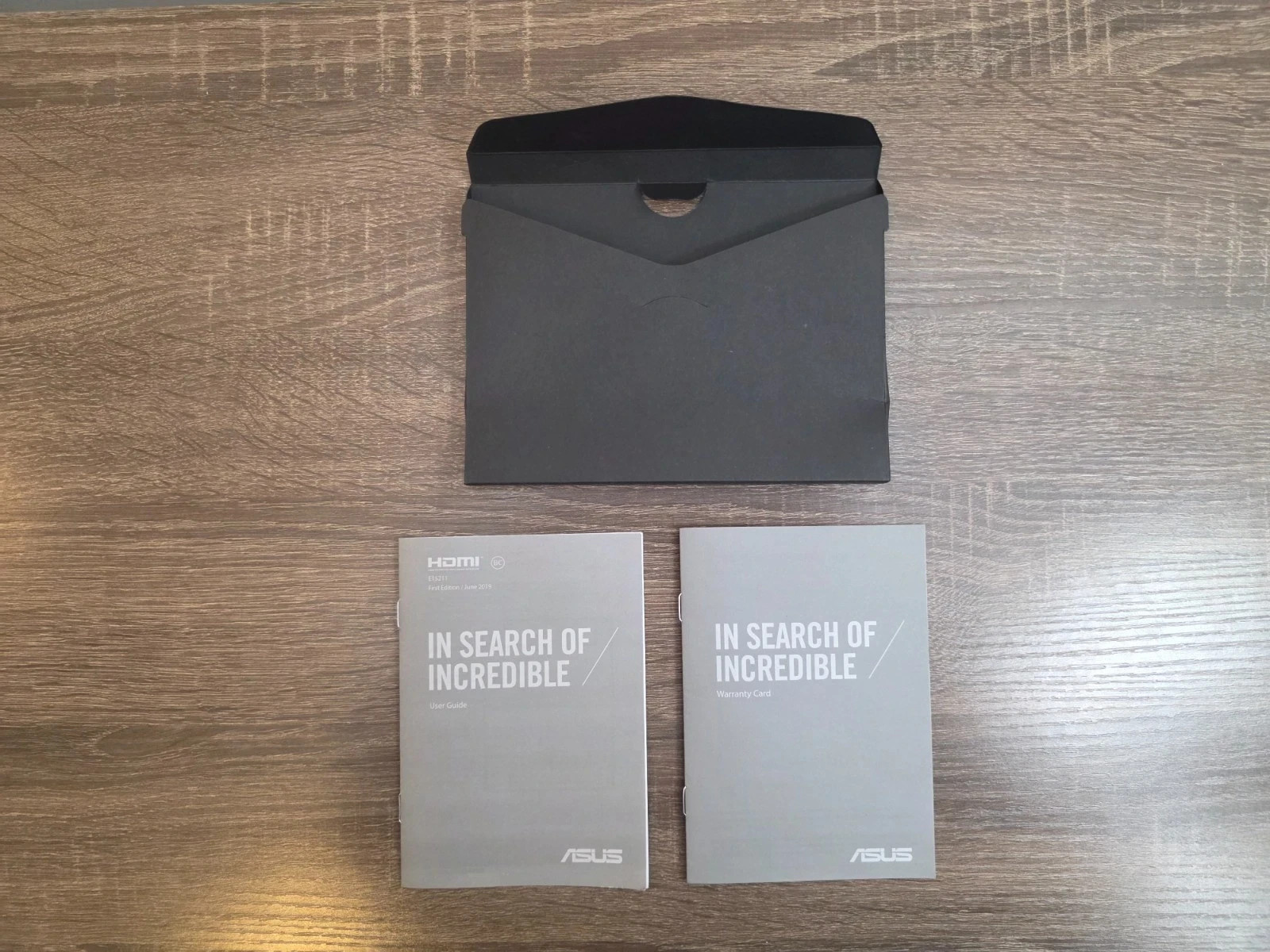 ASUS ZenBook Pro Duo UX581GV i9 RTX2060 32GB 1TB SSD 4K OLED | NEW Battery | Box