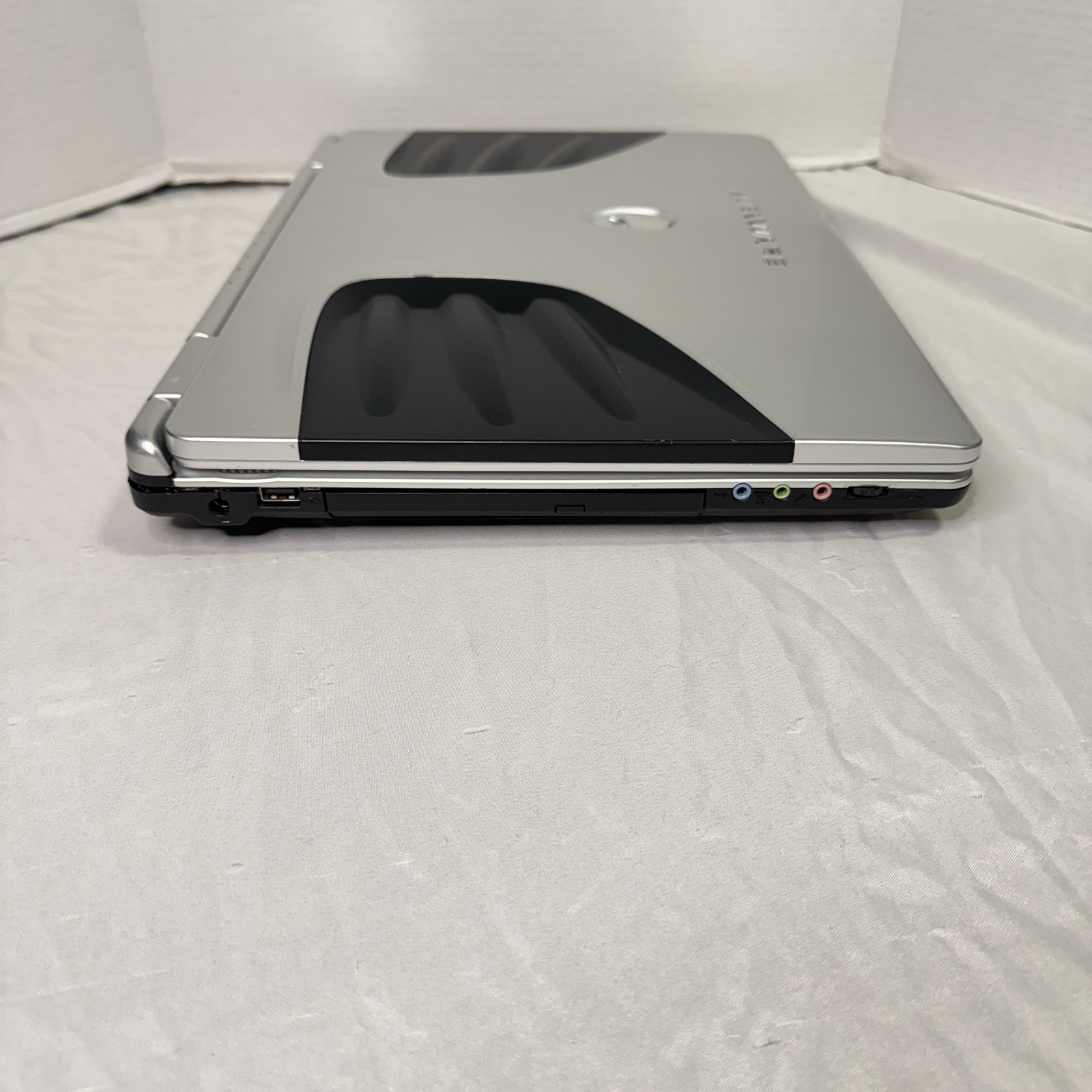Alienware M5700i R2 17” Windows Vista Ultimate Area 51 Vintage Gaming Laptop
