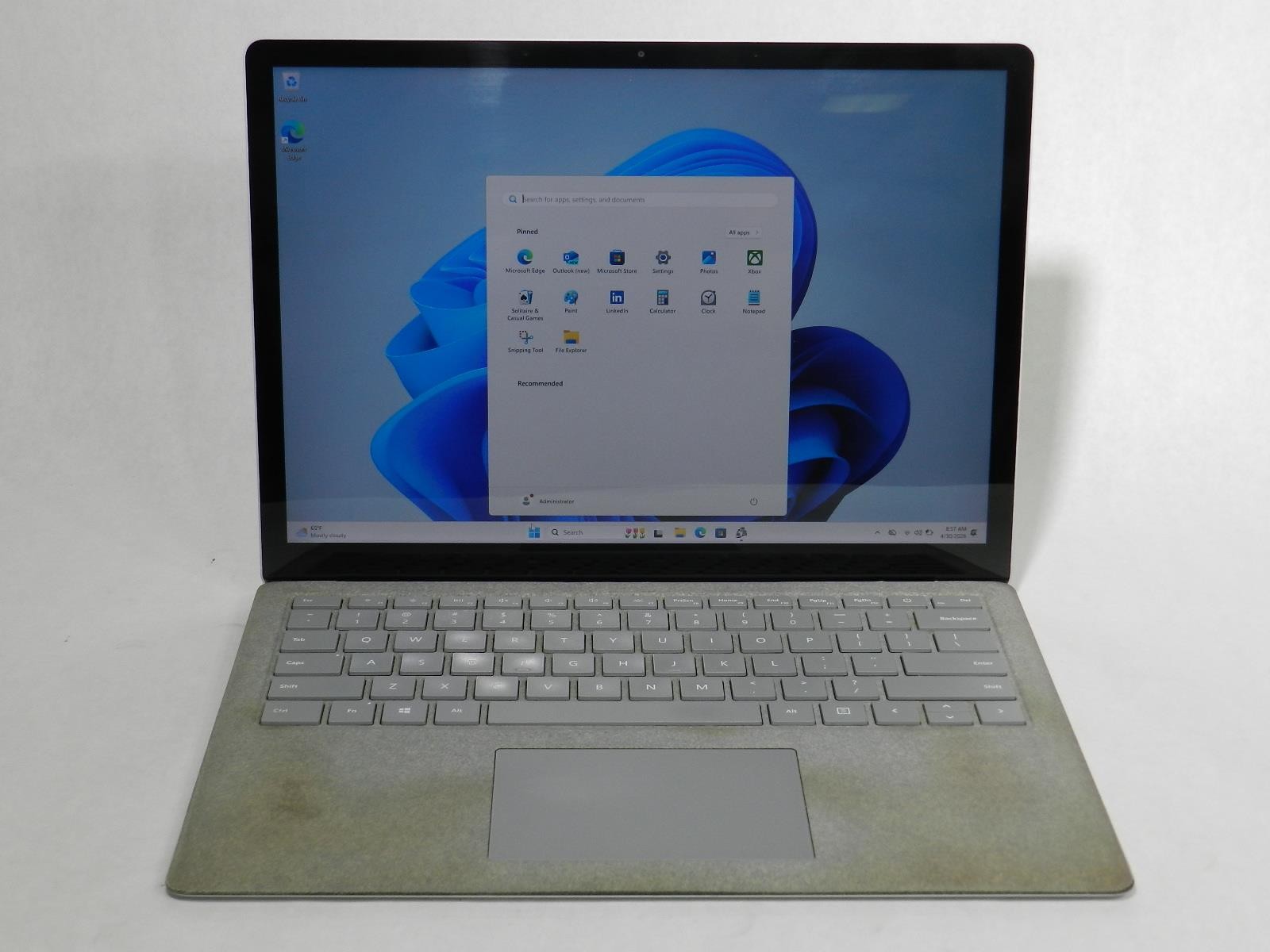 MICROSOFT SURFACE LAPTOP 2 | i5-8350U | 128GB SSD | 8GB | BH: 80% | w/ Dock 1
