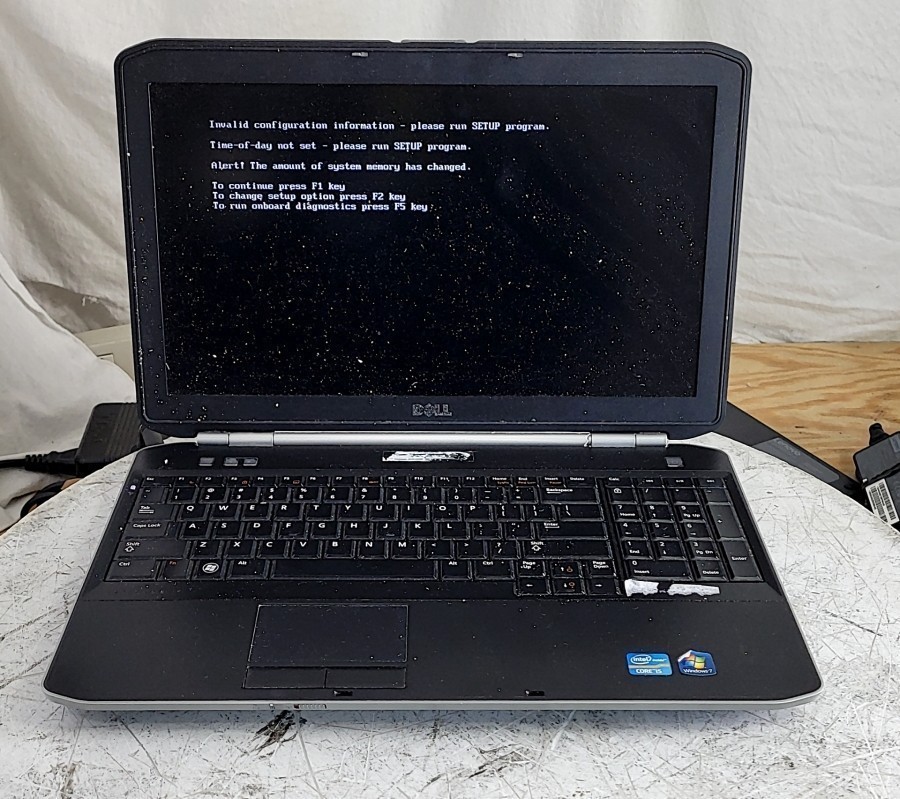 DELL LATITUDE E5520 Laptop Core I5-2520M 4GB SEE NOTES