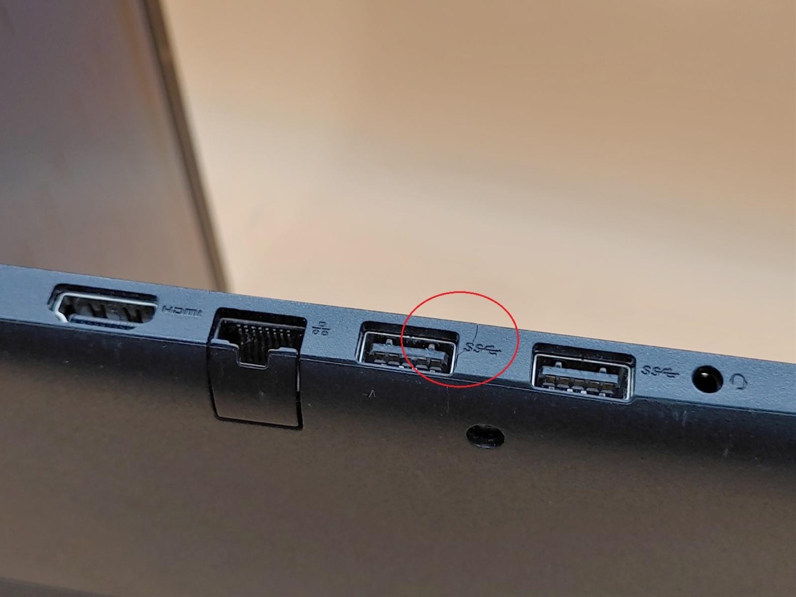 Dell Inspiron 3593 15.6″ Touch i7-1065G7 4GB *NO HDD/SSD/OS/AC* *BROKEN DC JACK*