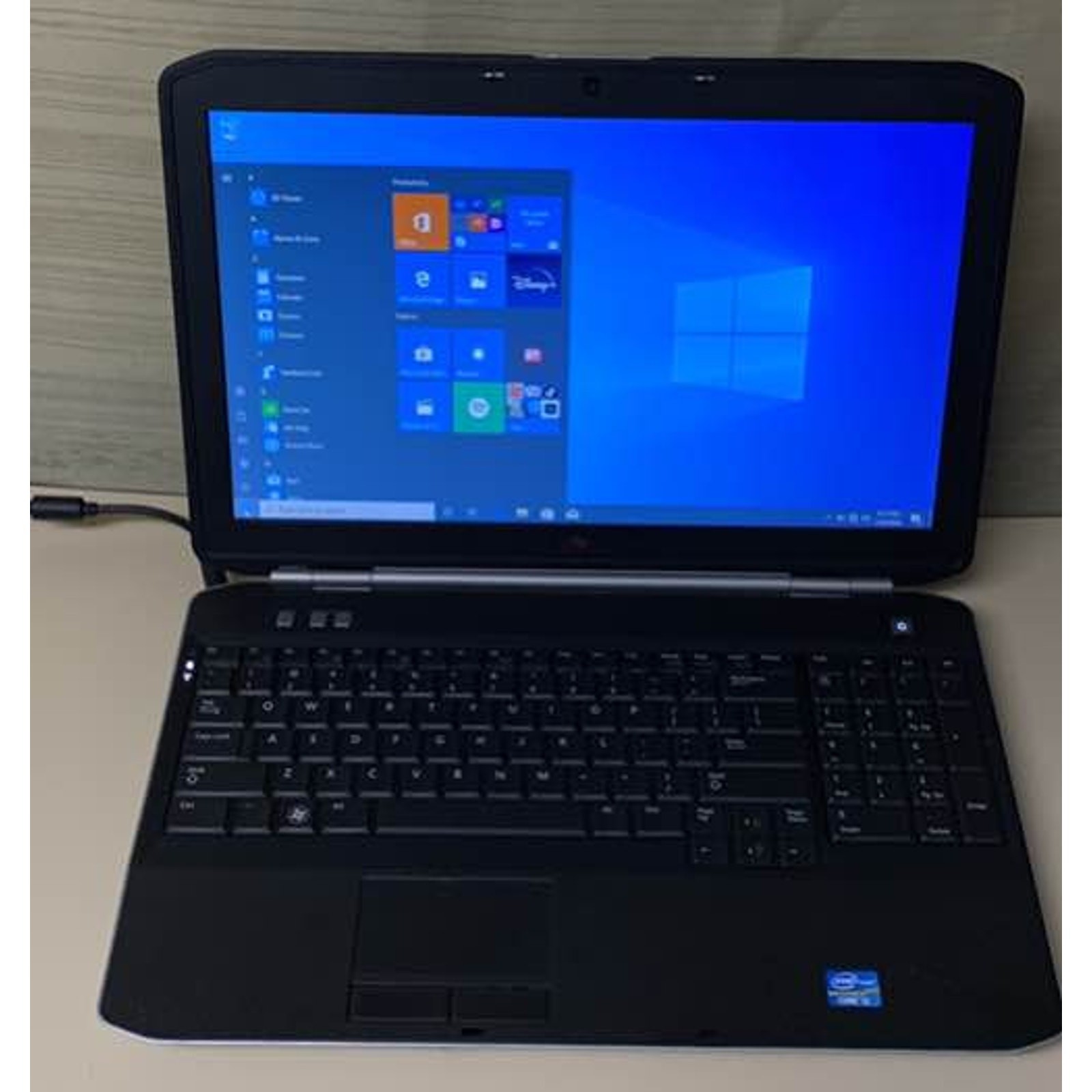 Dell Latitude E5520 Core i3-2350 @ 2.30GHz-4GB Ram-250GB HHD -Windows 10 pro 64