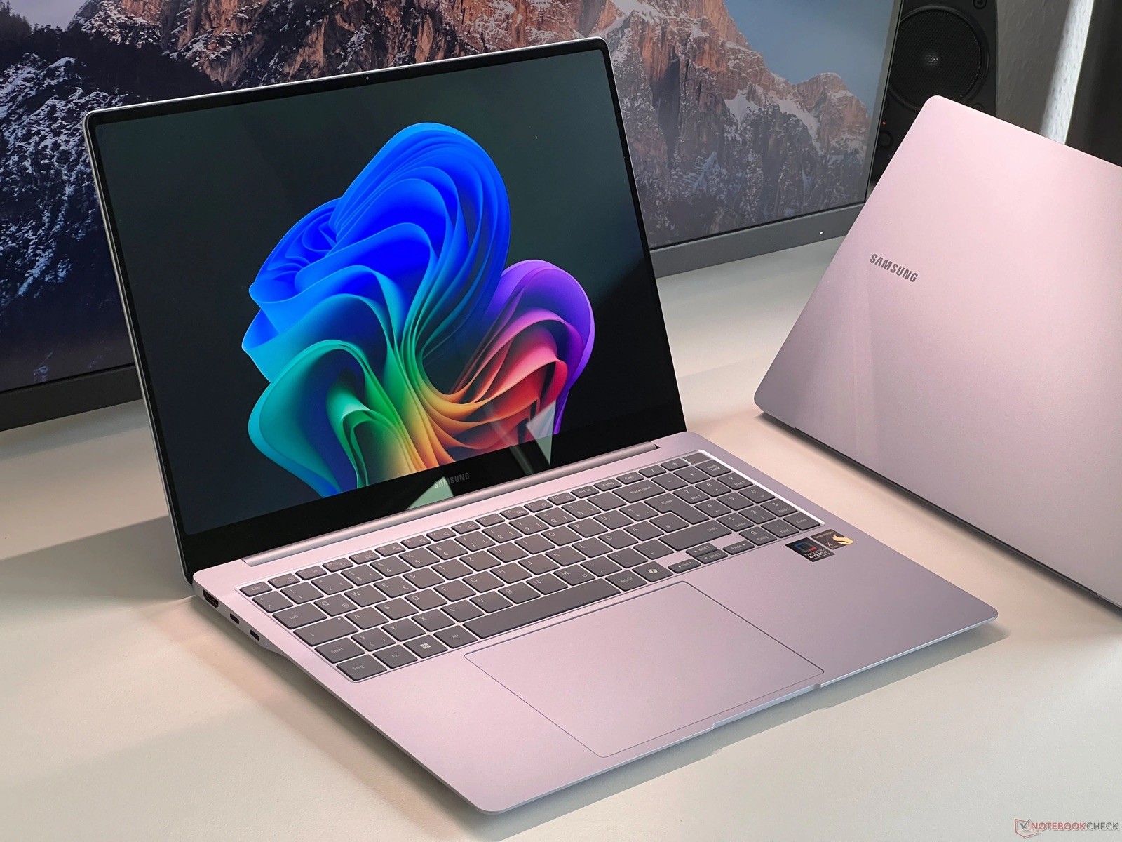 Samsung Galaxy Book4 Edge 14in Snapdragon X1E-80-100 Gen2 16GB 512SSD Silver –