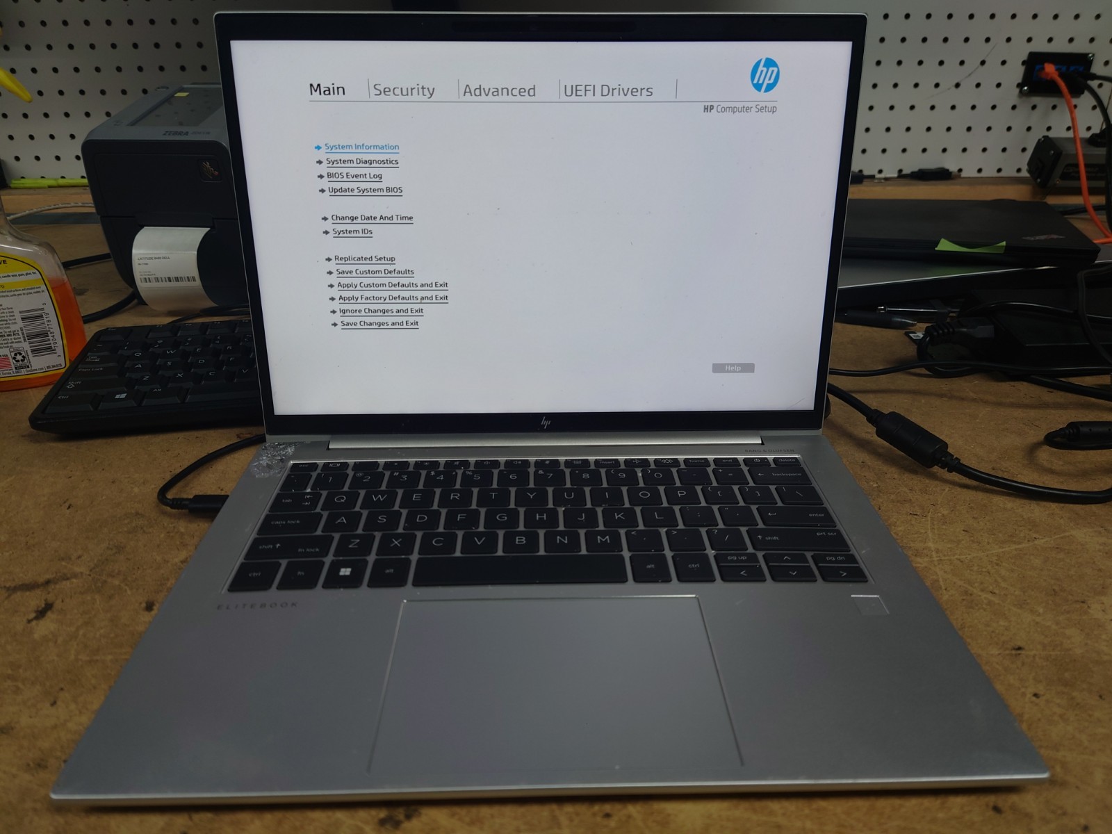 HP EliteBook 845 G9 14″ WUXGA Touch Ryzen 5 6650U 16GB RAM 256GB SSD No OS