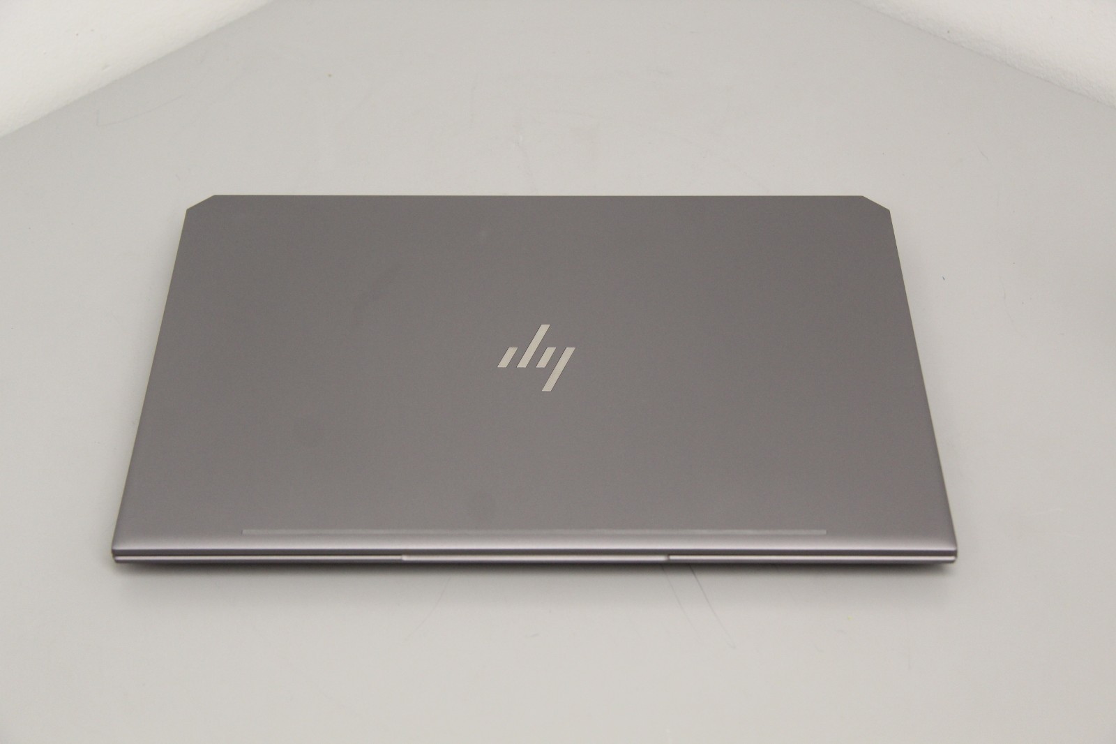 For Parts Or Repair HP ZBook Studio G5 15″ Laptop i5-8400H 2.50GHz No SSD No Ram