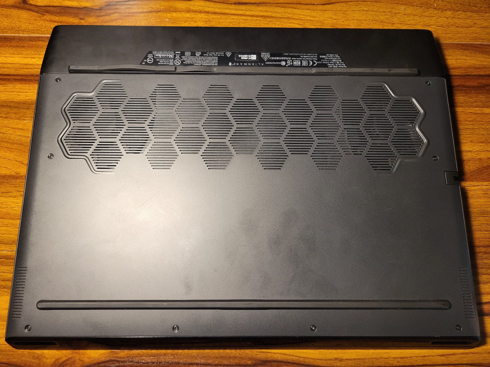 Alienware m15 R3 i7-10750h RTX 2060 16GB RAM 512GB Storage 144Hz Gaming Laptop