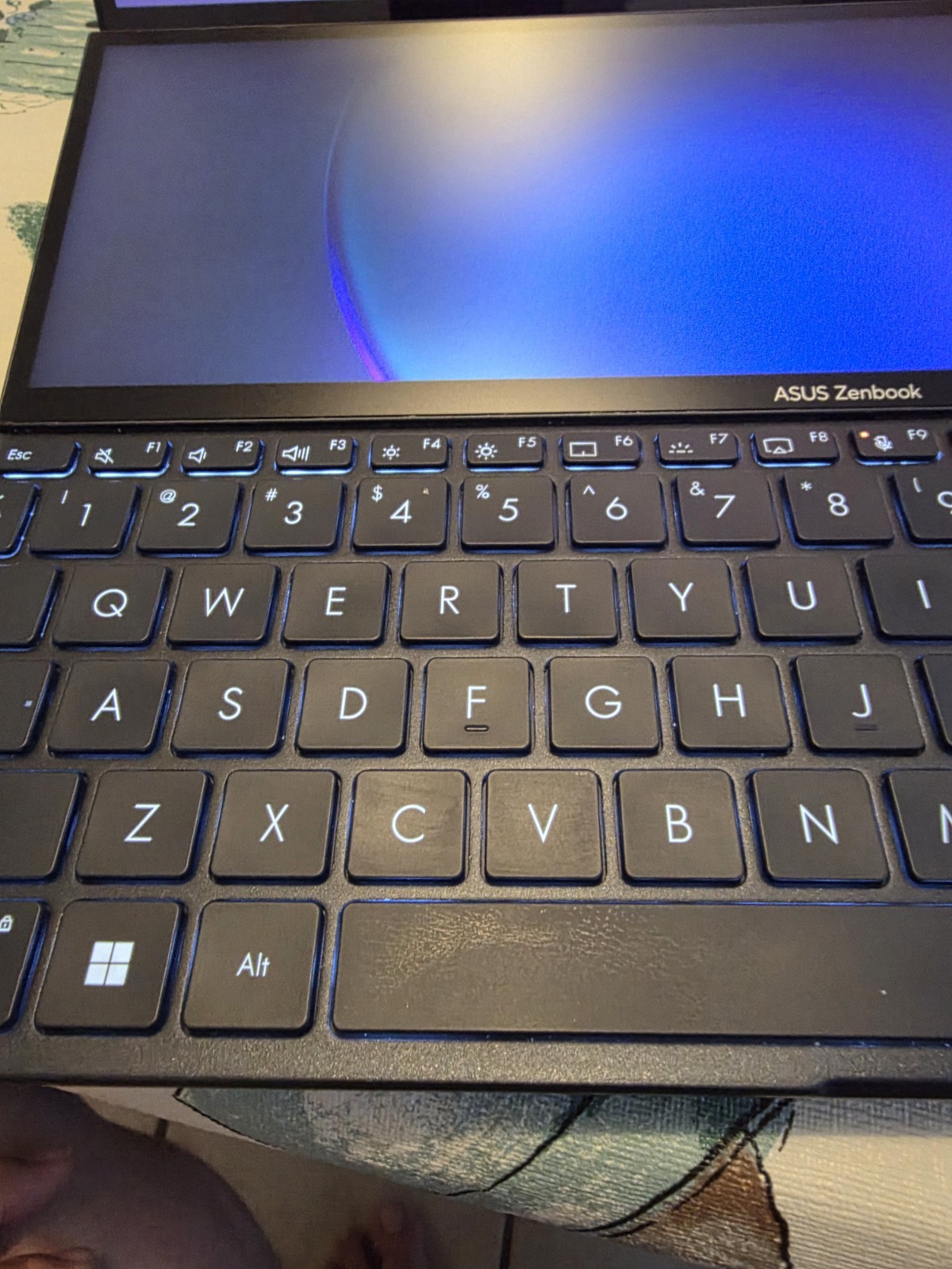 Asus Zenbook Duo Oled 32g Ram 1tb Storage Windows 11 Enterprise Laptop