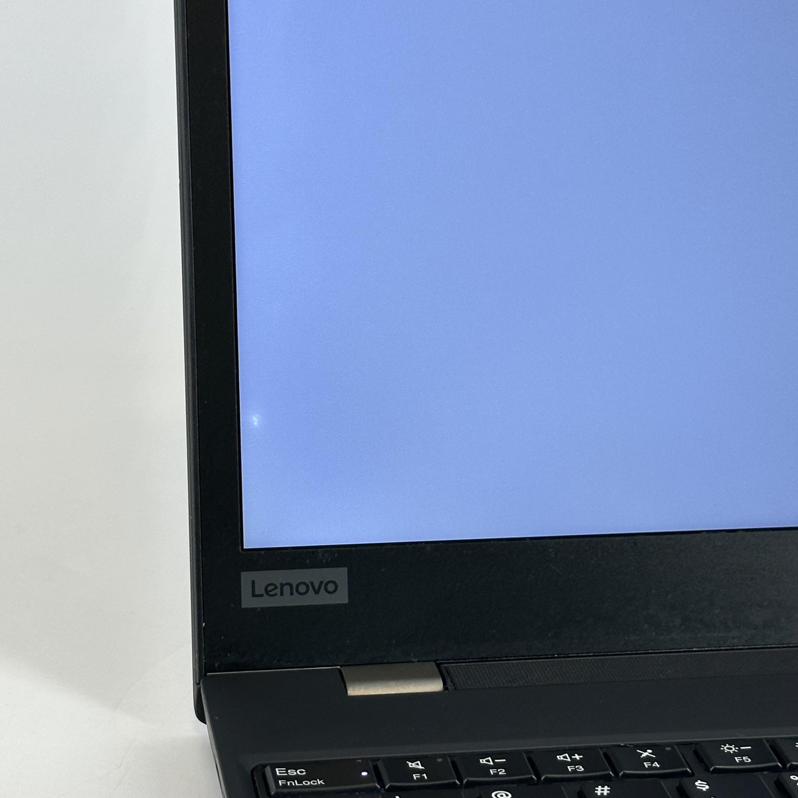 Lenovo ThinkPad P15s Gen 2 FHD i7-1165G7 32GB 512GB SSD Quadro T500 WHITE SPOTS