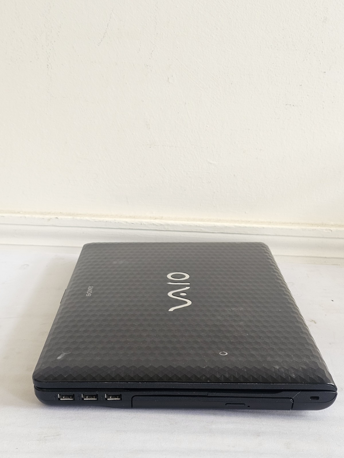 Sony Vaio PCG-71912L Laptop – Intel Pentium B940 – 4GB RAM – 500GB HDD – READ