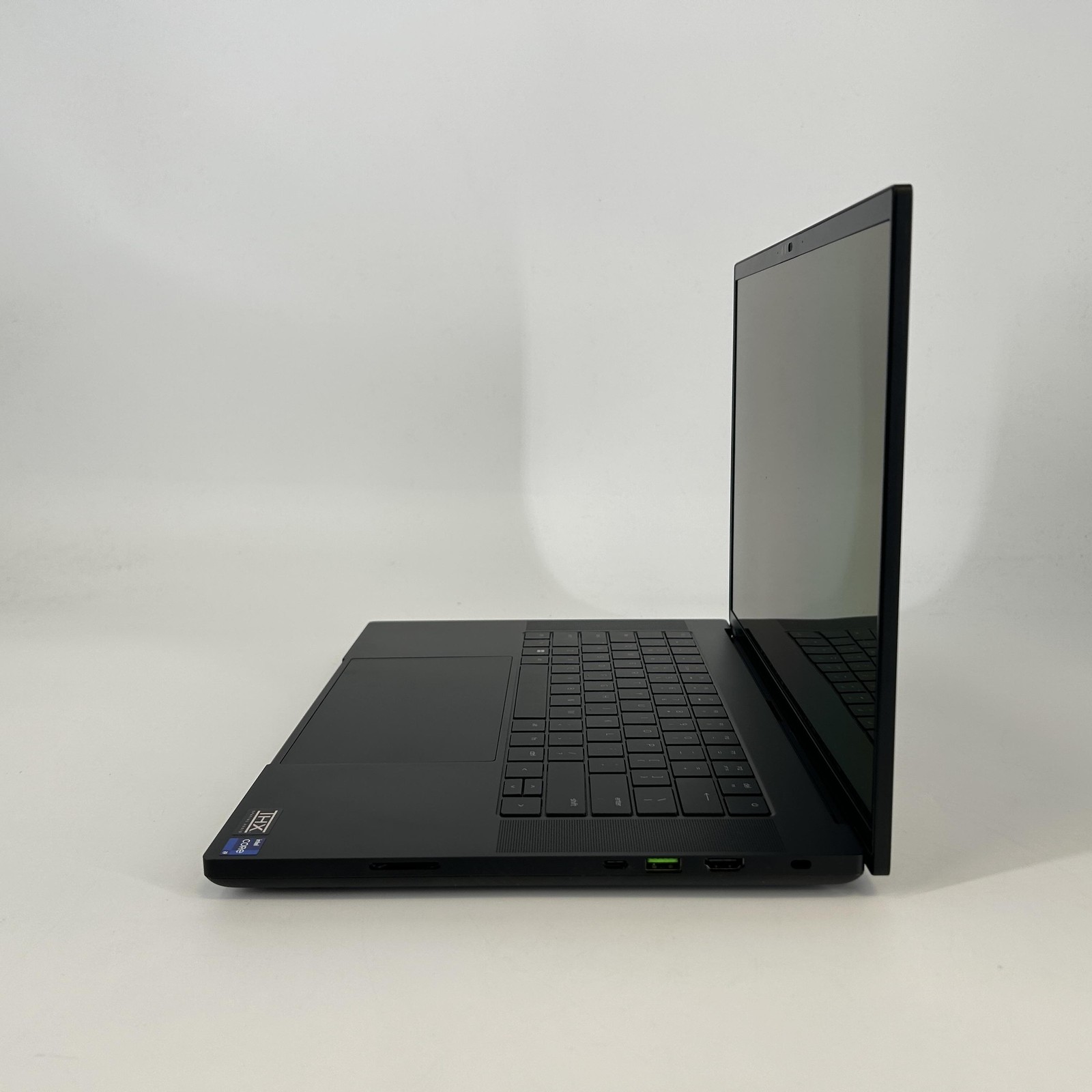 Razer Blade 16 240Hz QHD+ 2024 2.2 GHz i9-14900HX 32GB 1TB RTX 4080 Excellent