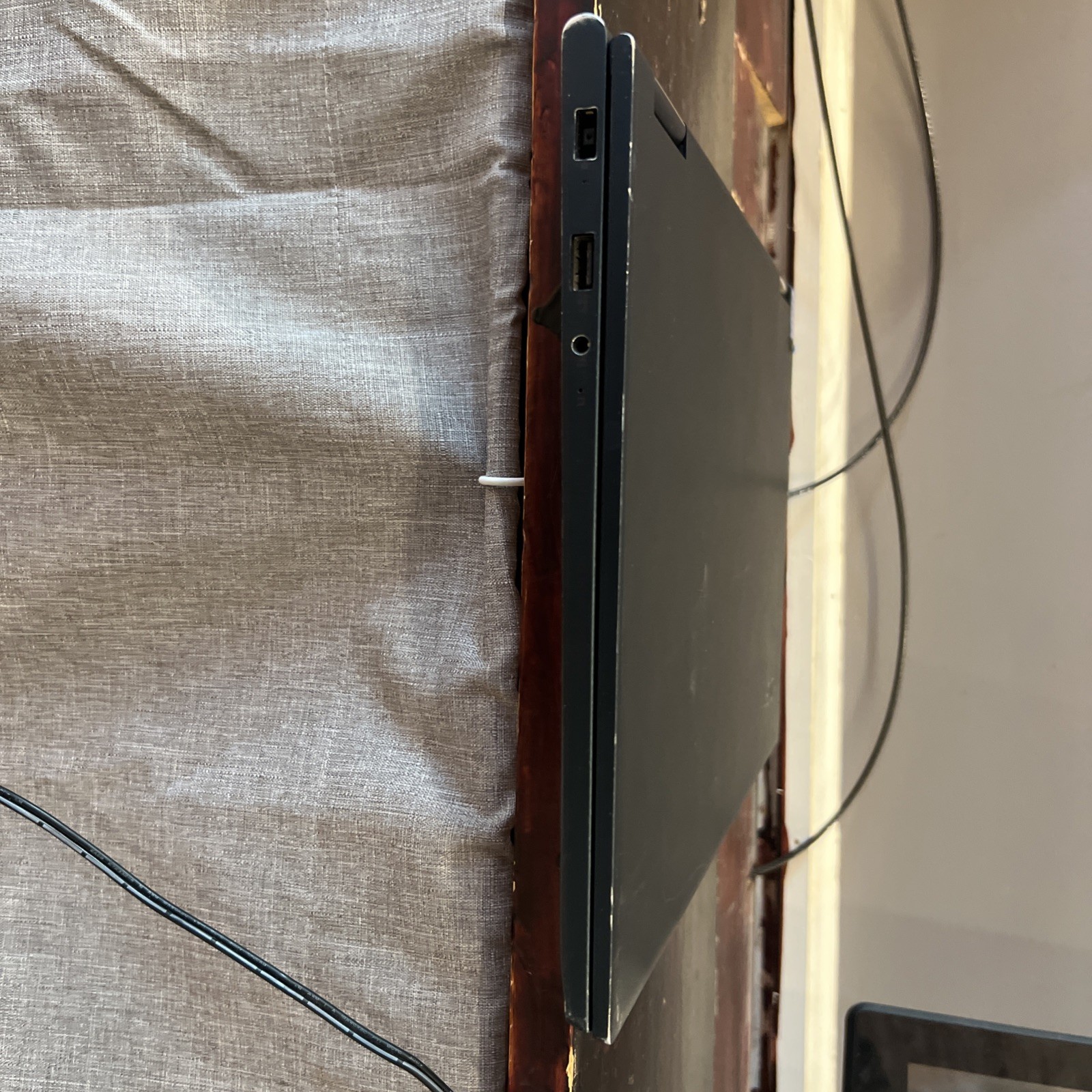 LENOVO YOGA 730-15IWL i5-8265U @ 1.60 GHz, 12GB RAM, 256 SSD, Parts Not Working