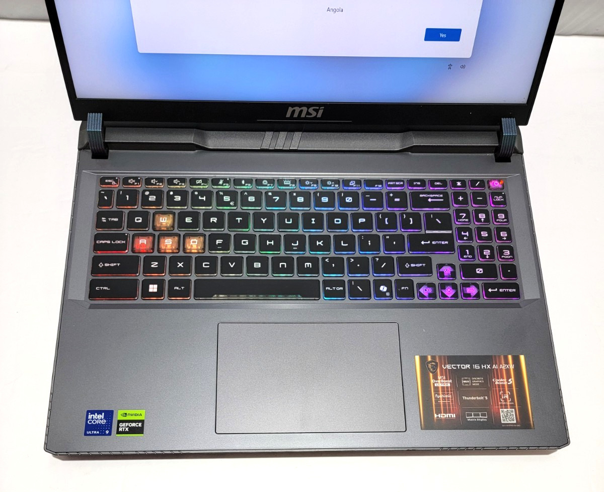 MSI Vector 16 HX AI A2XW-Intel Ultra 9 275HX-64GB Ram-4TB SSD-Nvidia RTX 5070