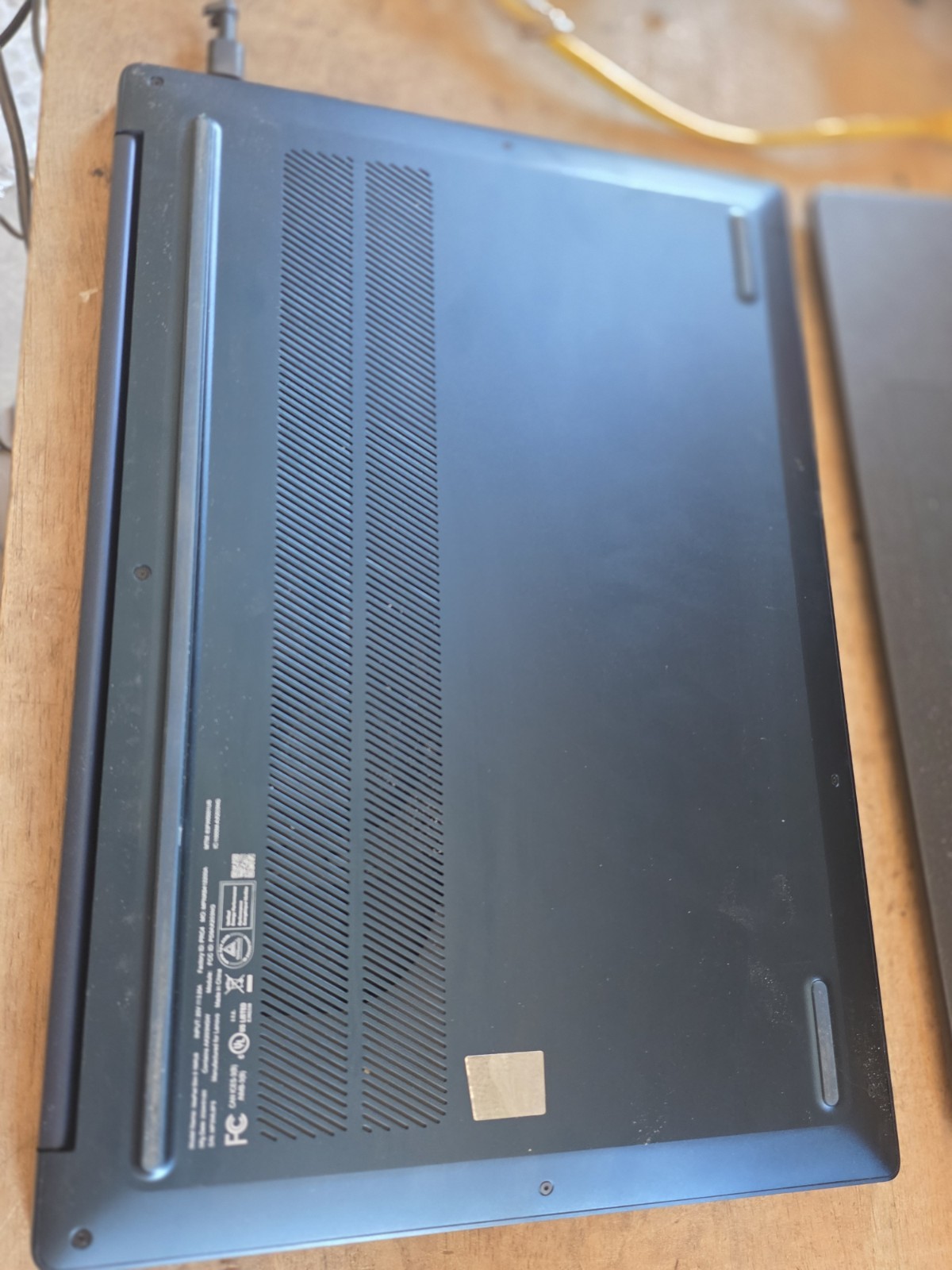 Lenovo IdeaPad Slim 5 16IRU9 16″ Touch 1TB Intel Core 7 150u 16 gb GOOD B