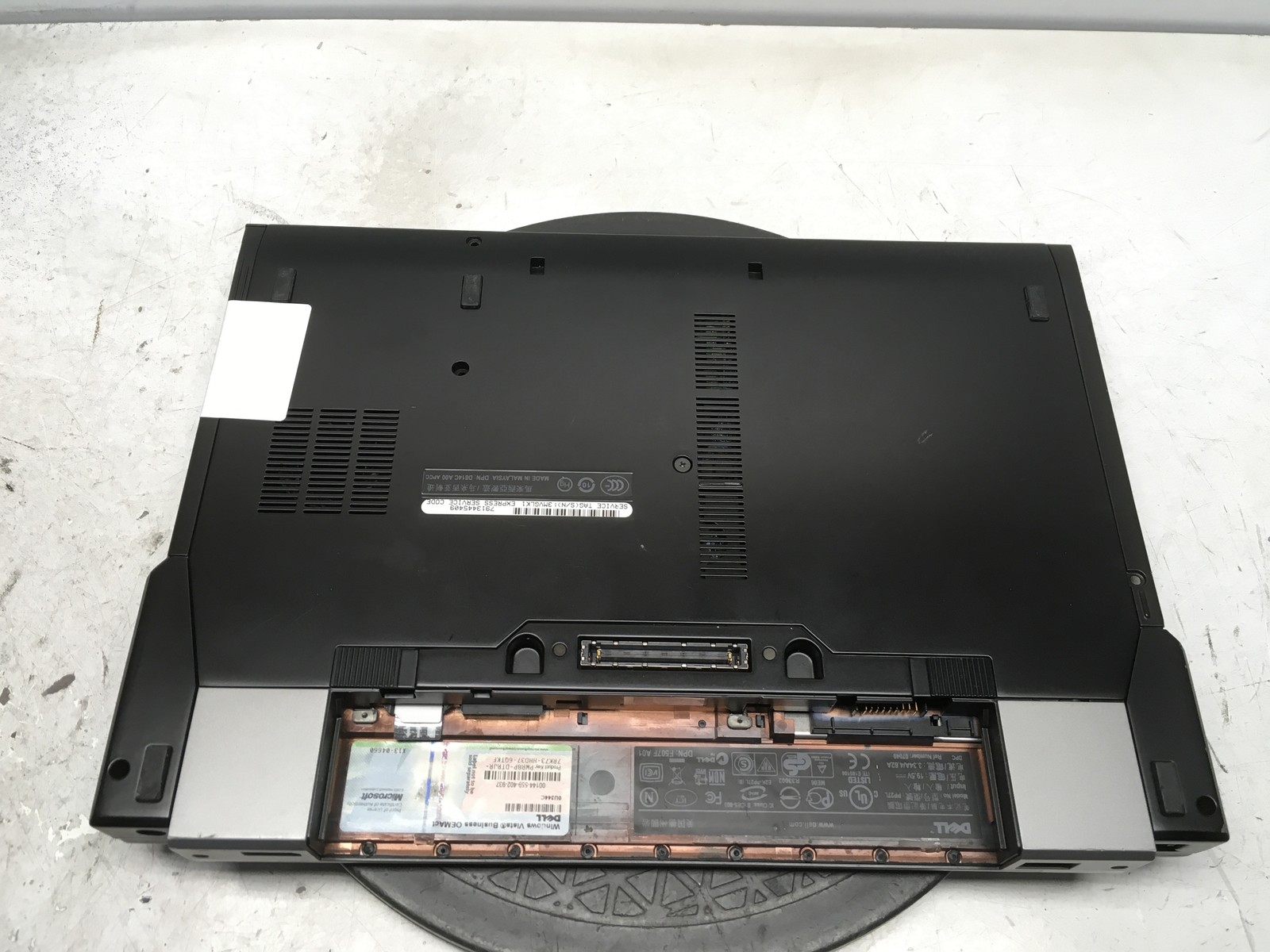 Dell Latitude E6400 Intel Core 2 Duo T9550 2.66GHz 4 GB NO HDD No Batt
