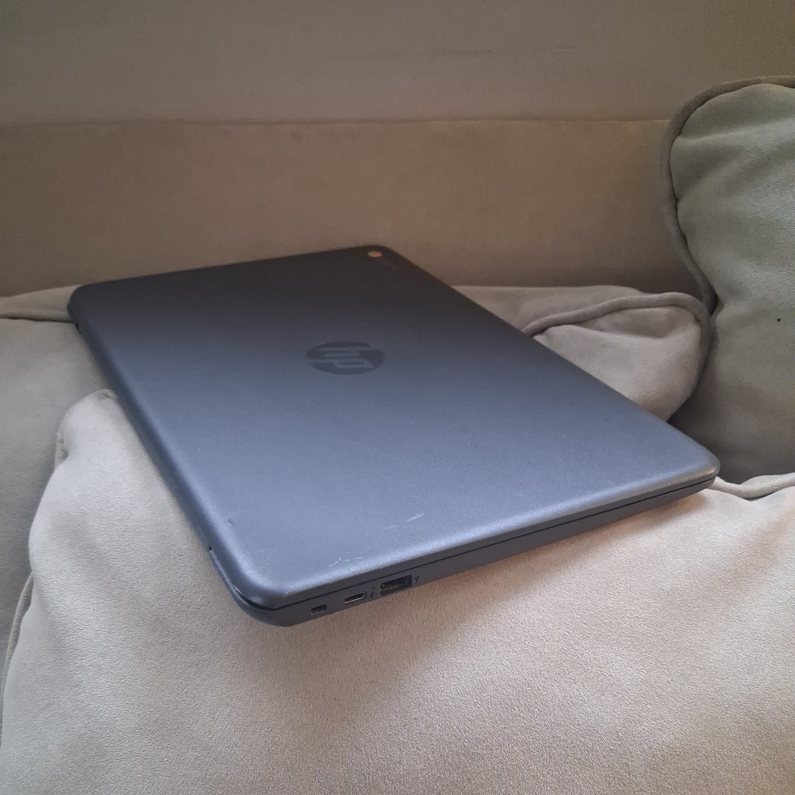 HP Chromebook 14-db0020nr, AMD A4-9120C, Radeon R4, 4GB RAM, 32GB EMMC, Used